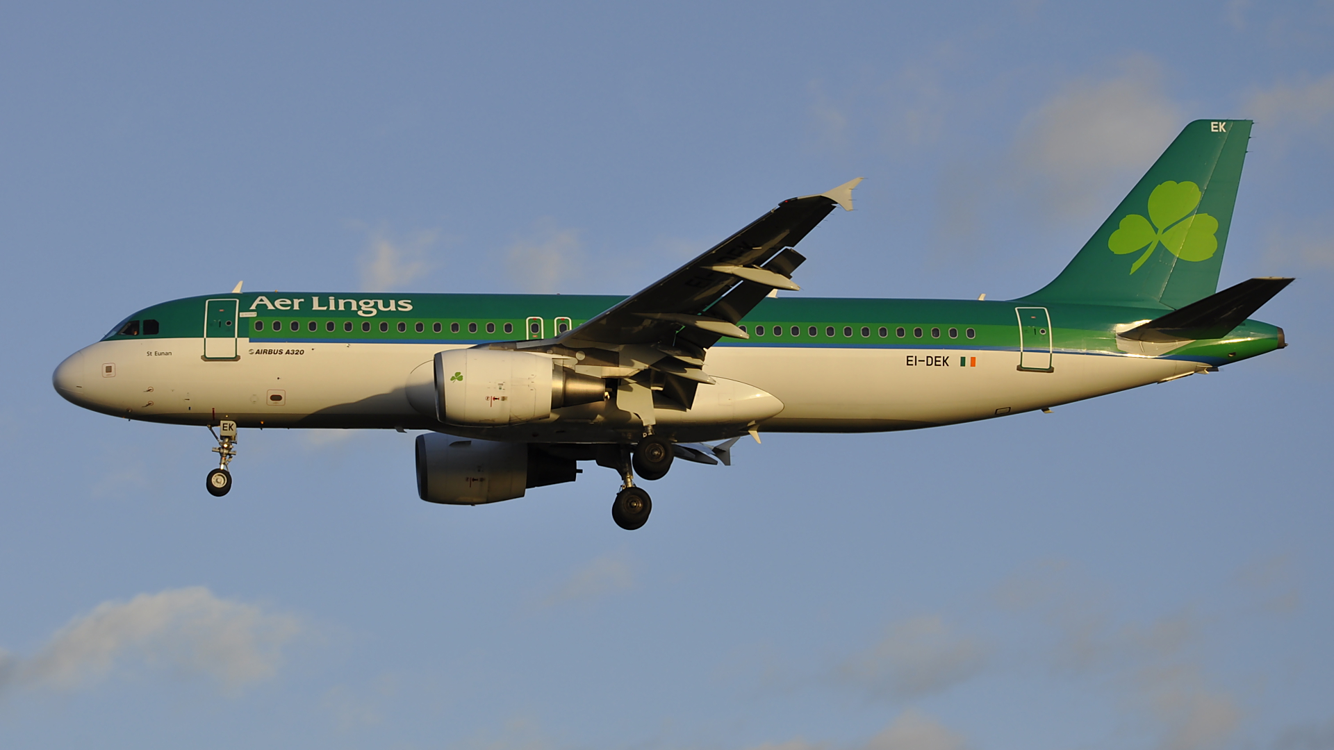 EI-DEK ✈ Aer Lingus Airbus 320-214 @ London-Heathrow