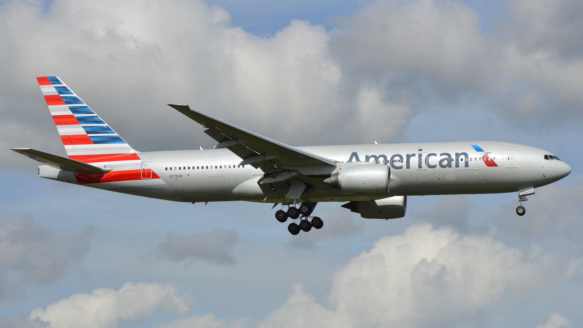 N778AN ✈ American Airlines Boeing 777-223(ER) @ London-Heathrow
