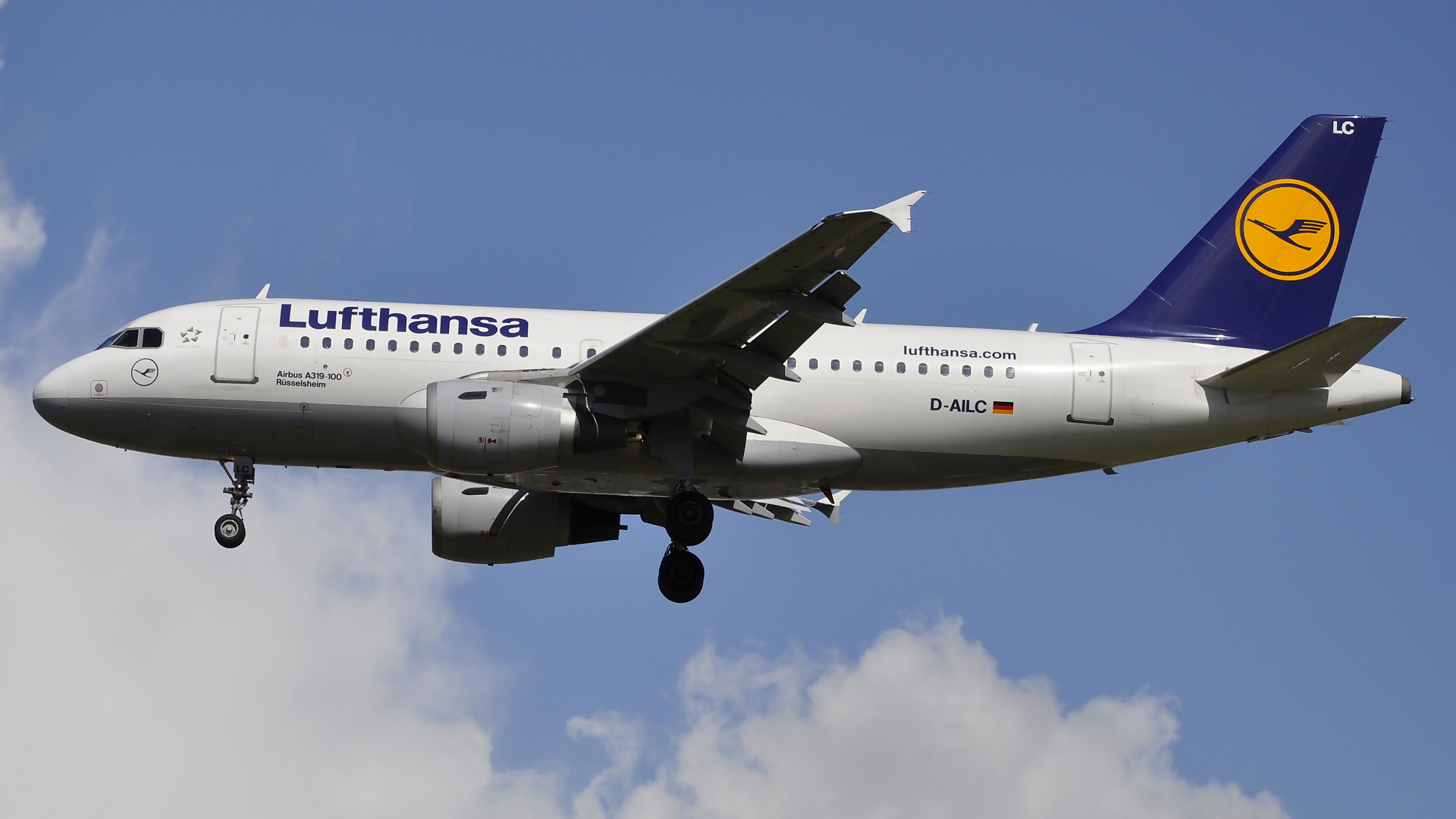 D-AILC ✈ Lufthansa Airbus 319-114 @ London-Heathrow