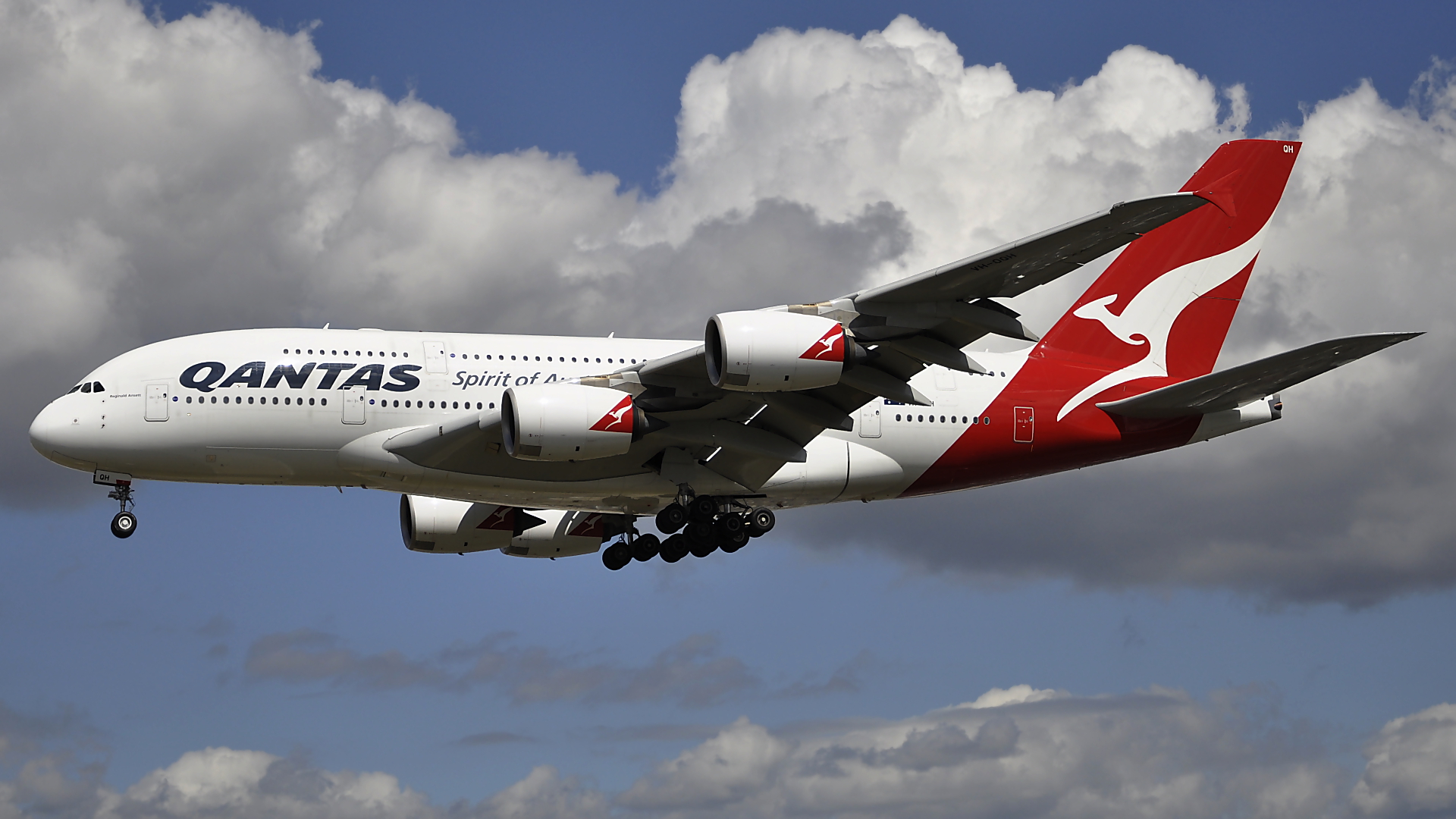 VH-OQH ✈ Qantas Airbus 380-842 @ London-Heathrow