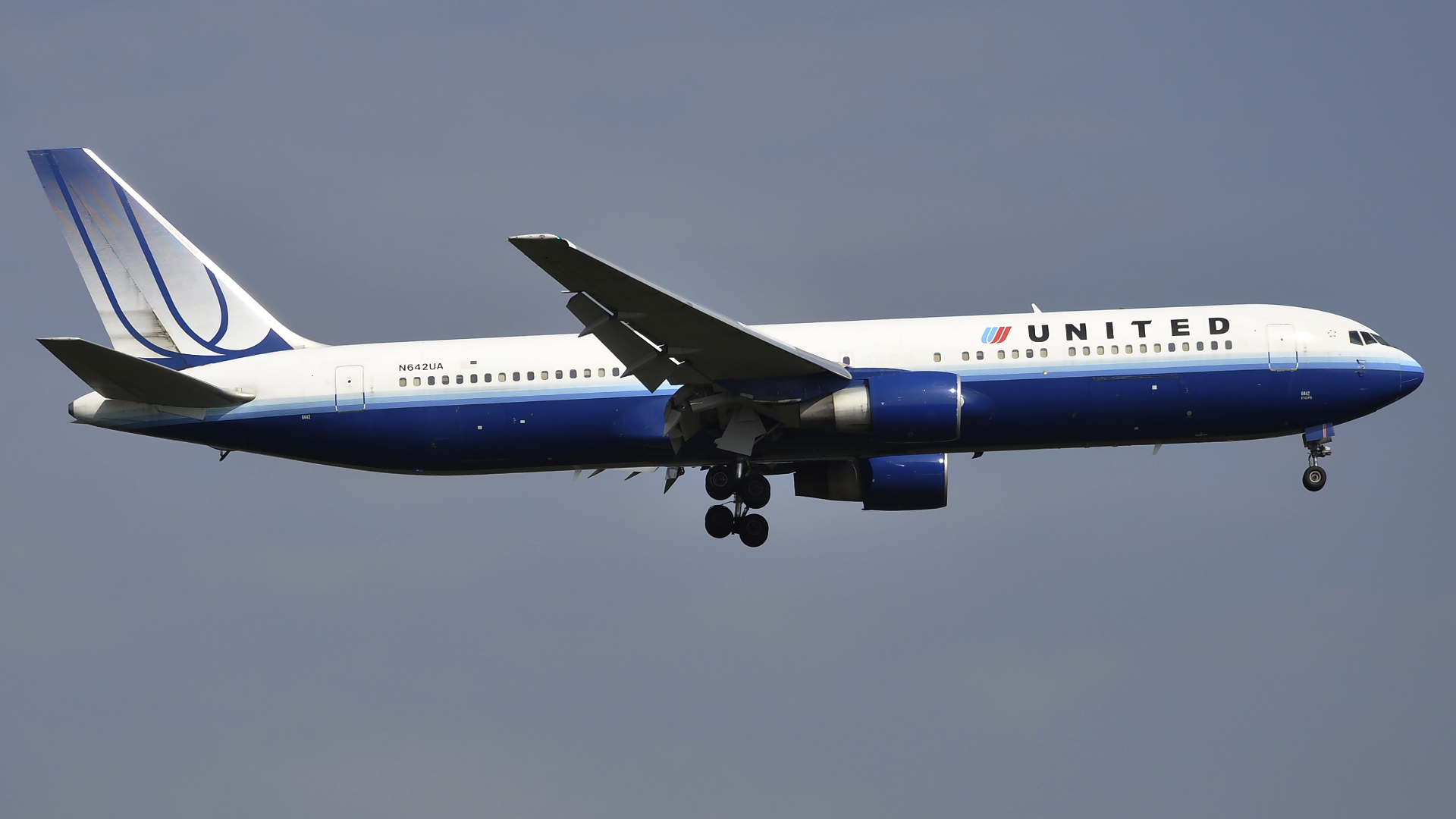 N642UA ✈ United Airlines Boeing 767-322(ER) @ London-Heathrow
