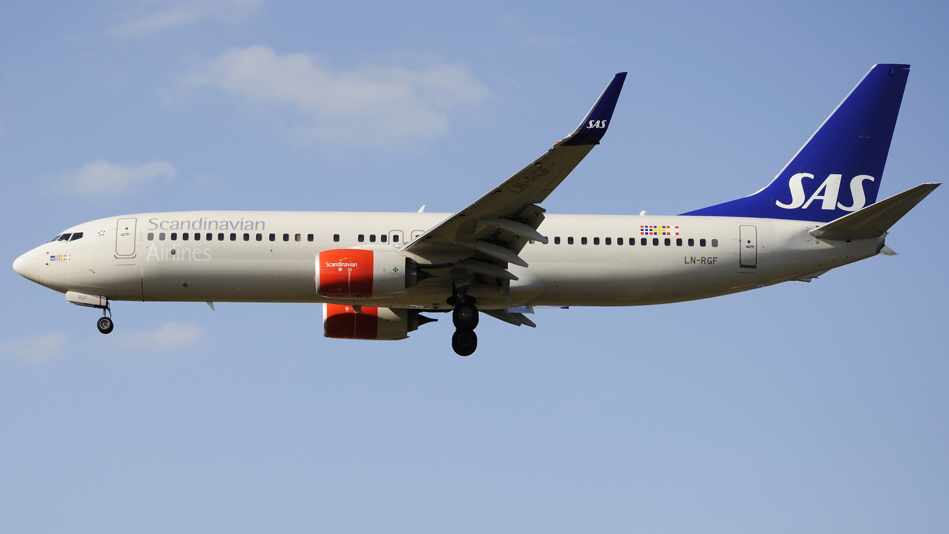 LN-RGF ✈ Scandinavian Airlines Boeing 737-86N(WL) @ London-Heathrow