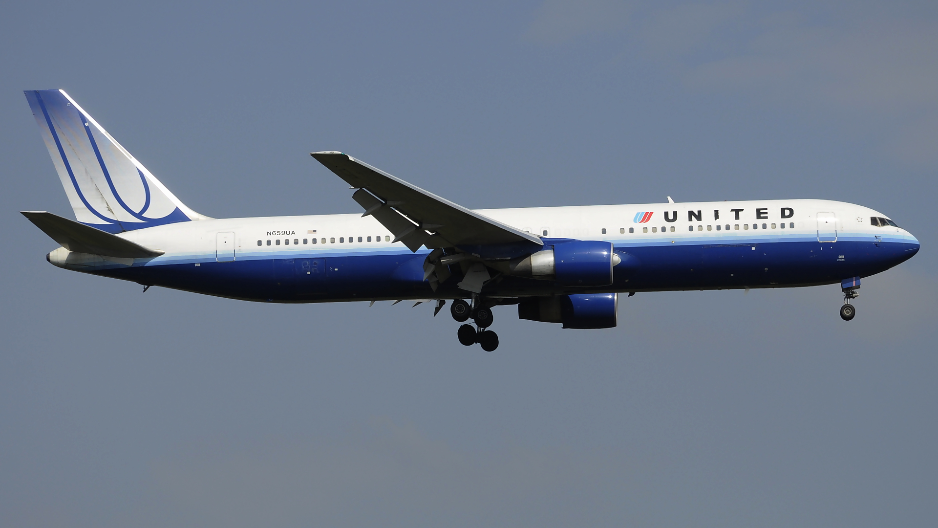 N659UA ✈ United Airlines Boeing 767-322(ER) @ London-Heathrow