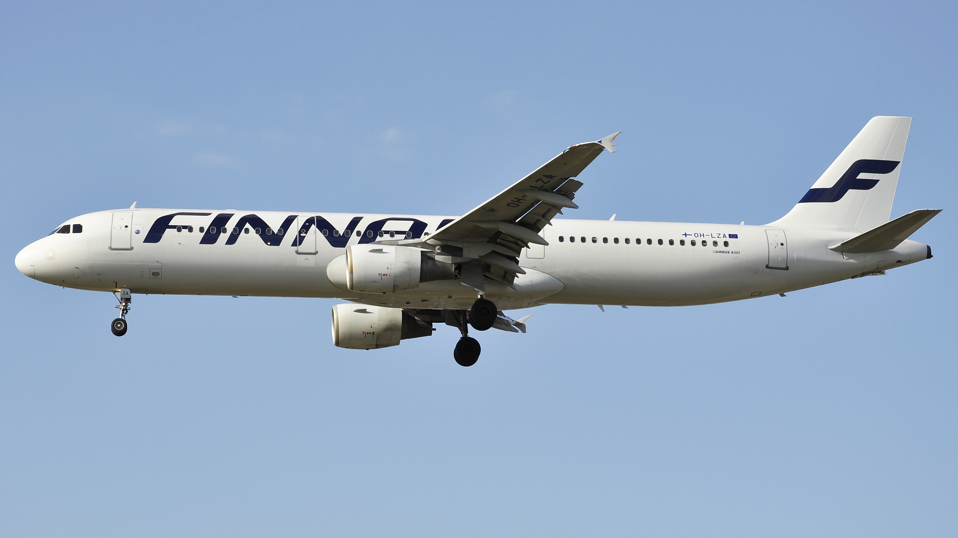 OH-LZA ✈ Finnair Airbus 321-211 @ London-Heathrow