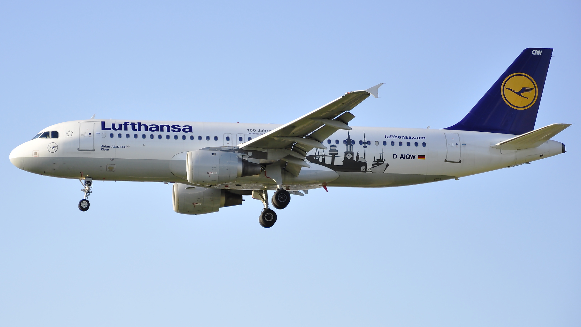 D-AIQW ✈ Lufthansa Airbus 320-211 @ London-Heathrow