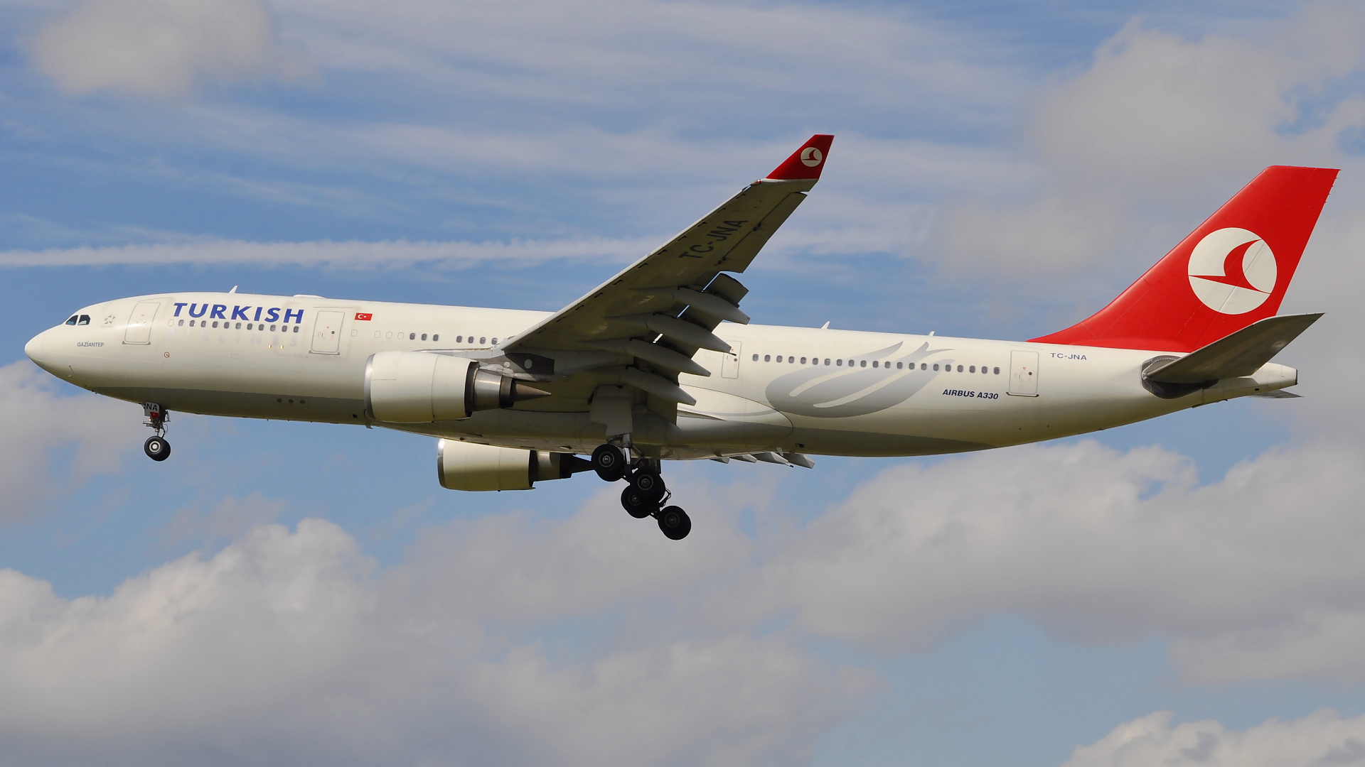 TC-JNA ✈ Turkish Airlines Airbus 330-203 @ London-Heathrow
