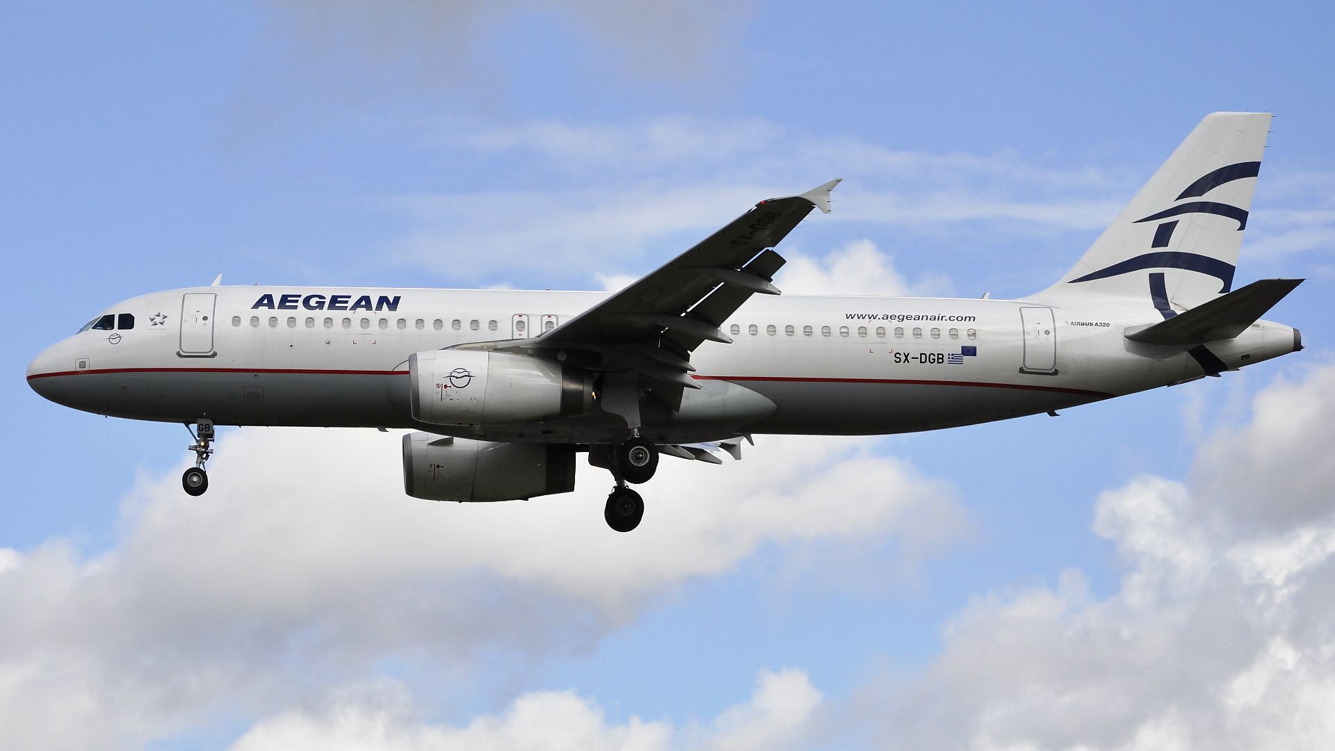SX-DGB ✈ Aegean Airlines Airbus 320-232 @ London-Heathrow