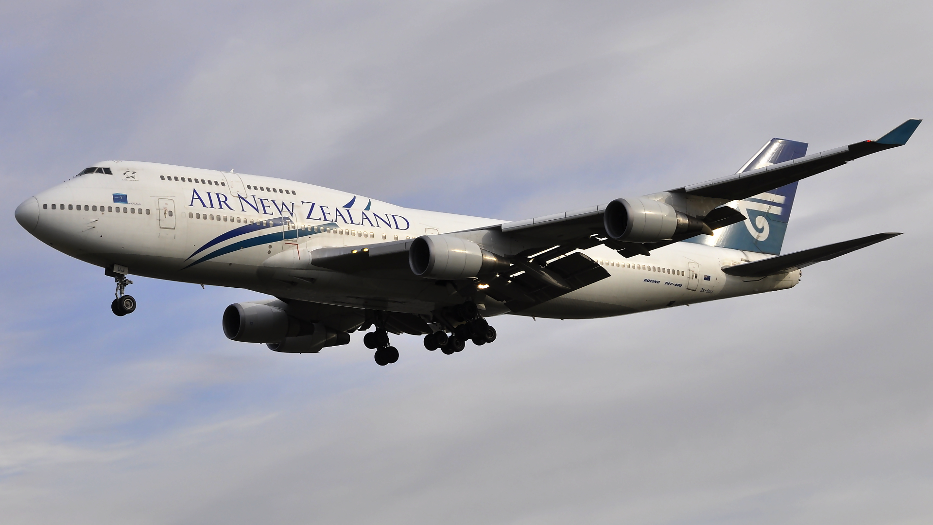 ZK-SUJ ✈ Air New Zealand Boeing 747-4F6 @ London-Heathrow