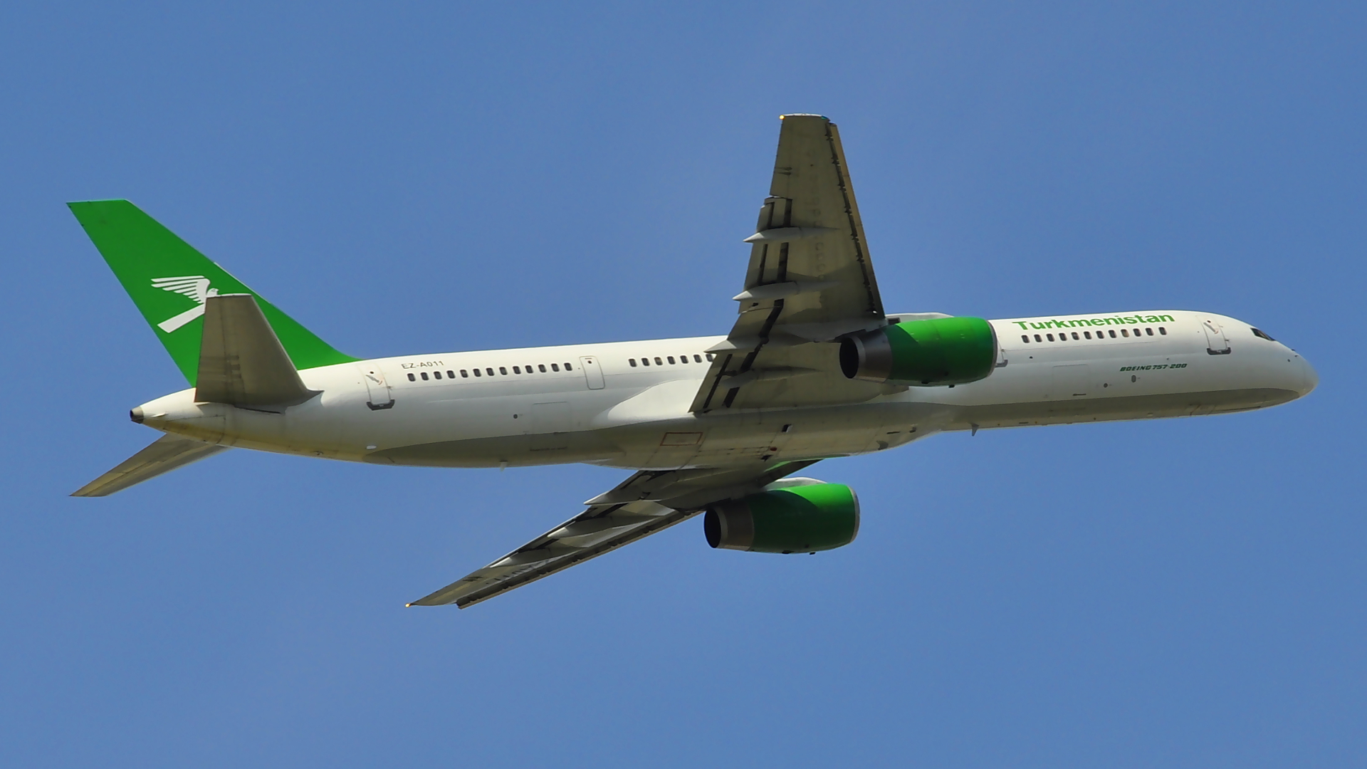 EZ-A011 ✈ Turkmenistan Airlines Boeing 757-22K @ London-Heathrow