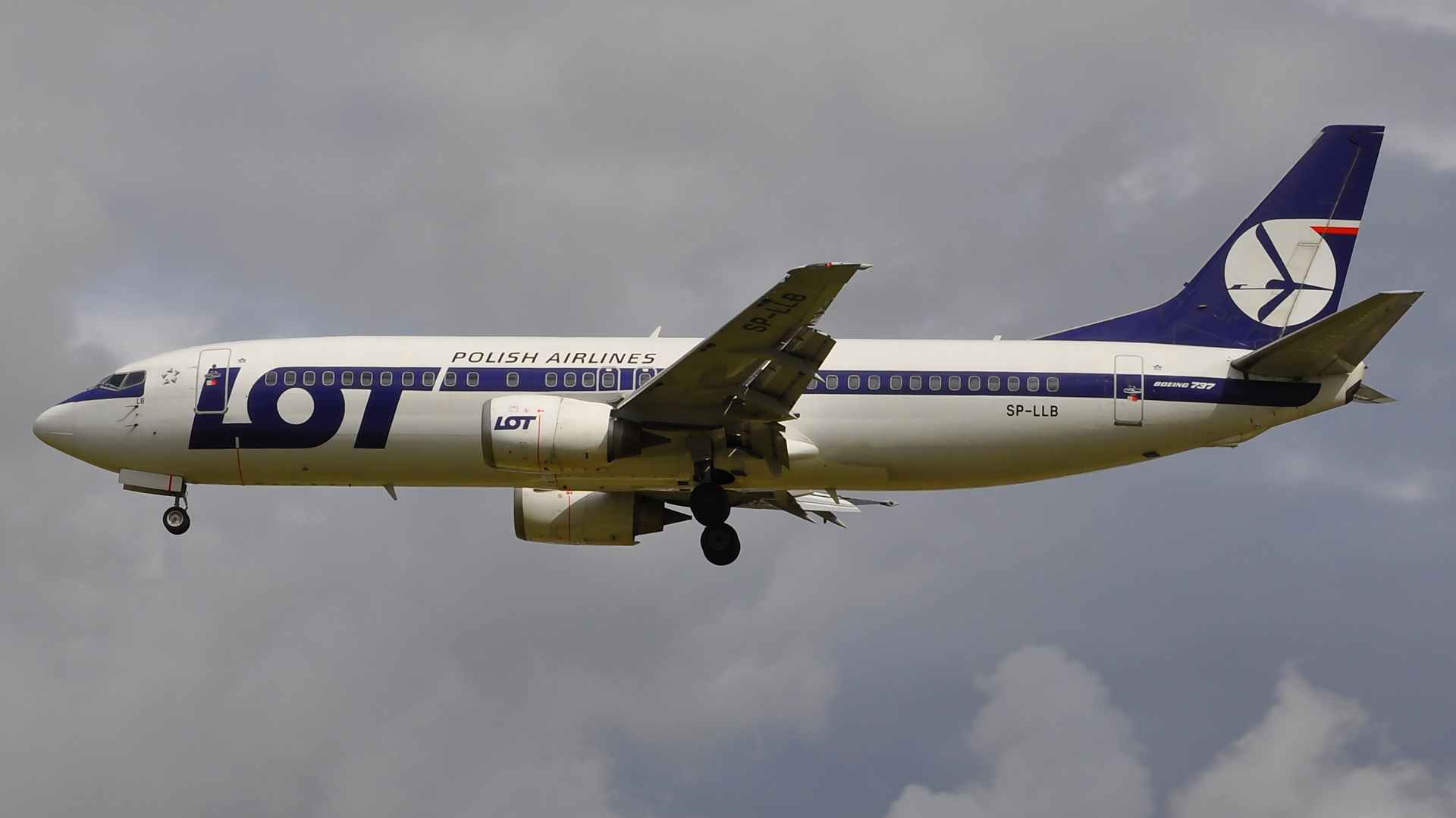 SP-LLB ✈ LOT Polish Airlines Boeing 737-45D @ London-Heathrow