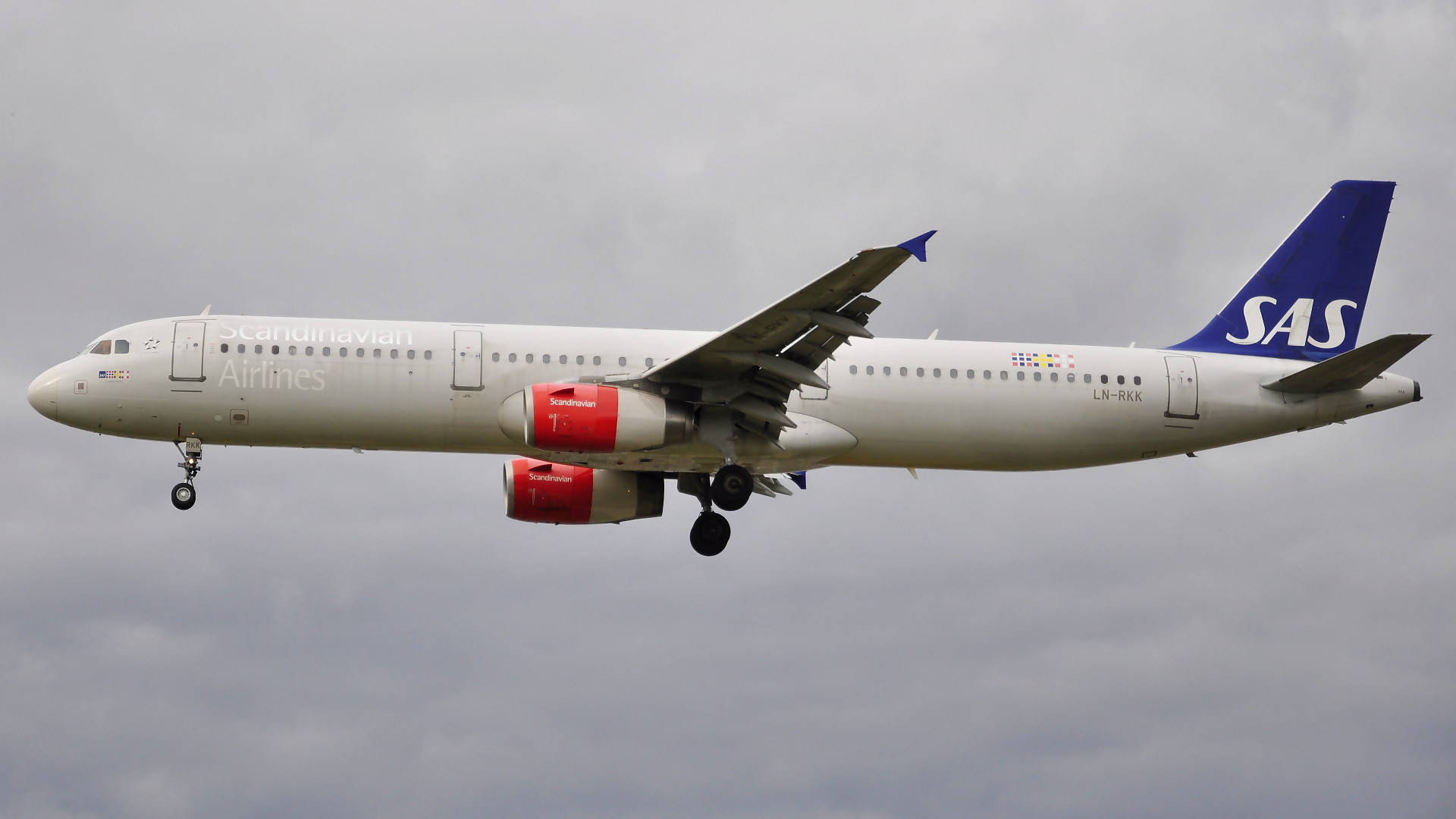 LN-RKK ✈ Scandinavian Airlines Airbus 321-232 @ London-Heathrow