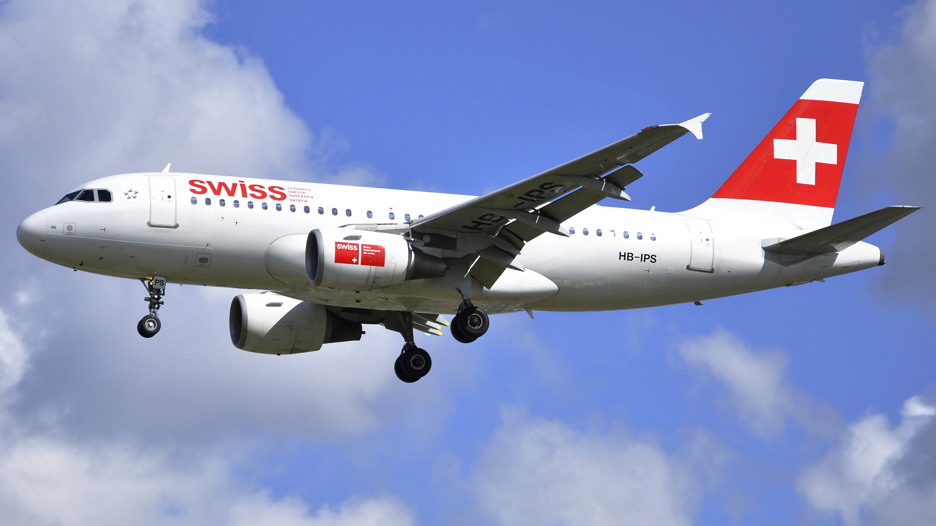 HB-IPS ✈ Swiss International Air Lines Airbus 319-112 @ London-Heathrow