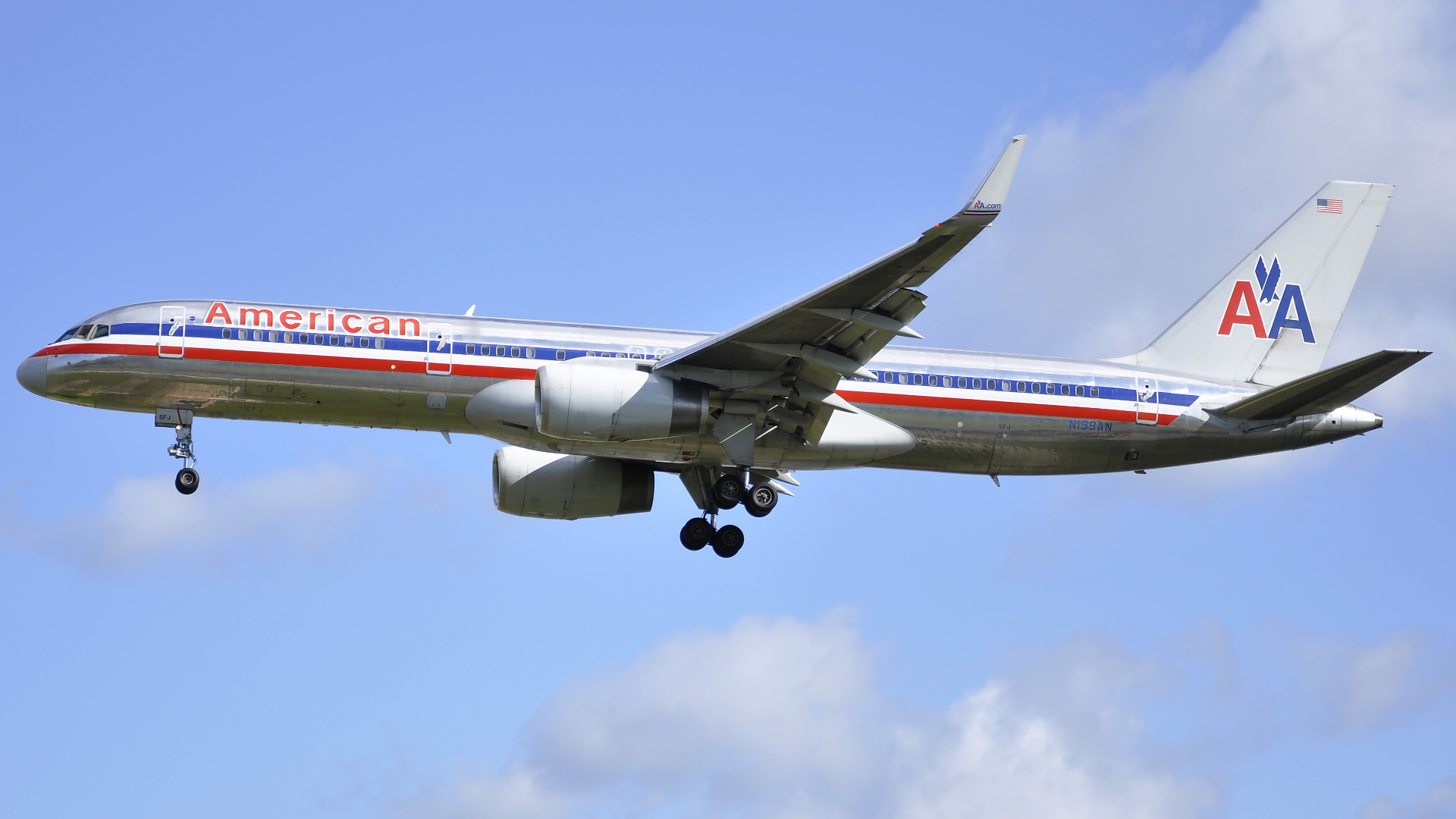 N199AN ✈ American Airlines Boeing 757-223(WL) @ London-Heathrow