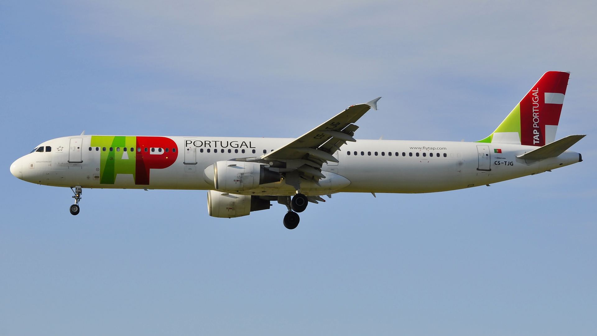 CS-TJG ✈ TAP Portugal Airbus 321-211 @ London-Heathrow