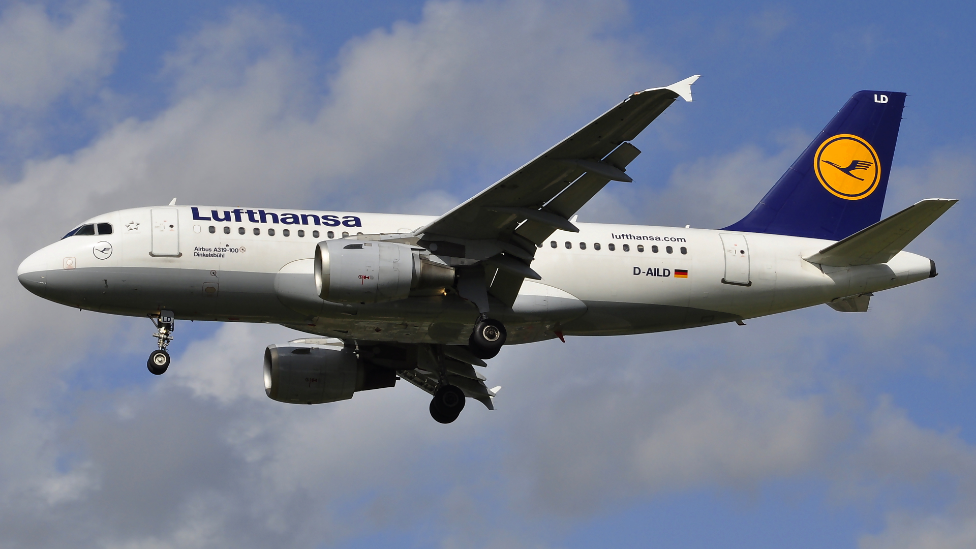 D-AILD ✈ Lufthansa Airbus 319-114 @ London-Heathrow