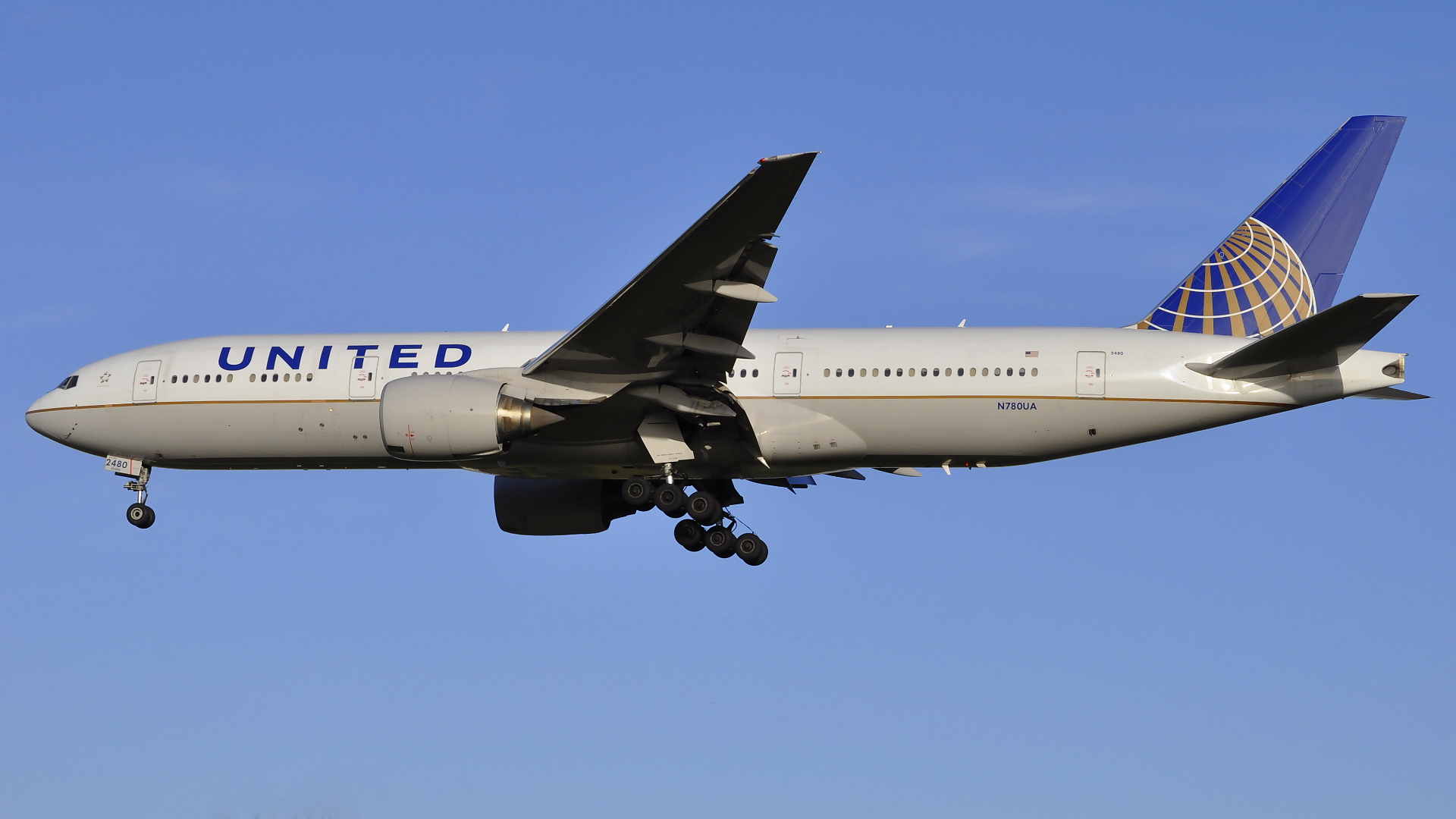 N780UA ✈ United Airlines Boeing 777-222 @ London-Heathrow