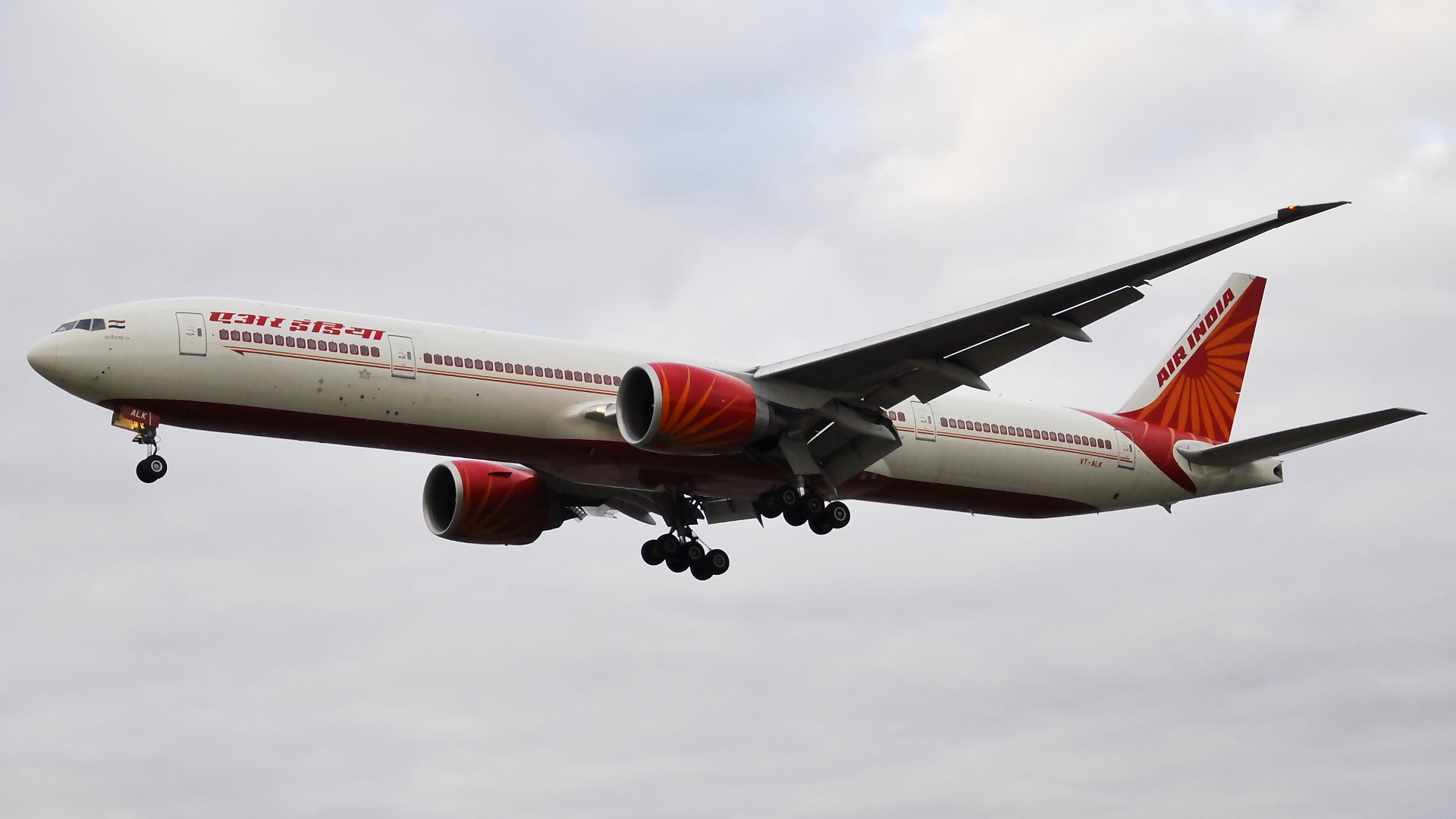 VT-ALK ✈ Air India Boeing 777-337(ER) @ London-Heathrow