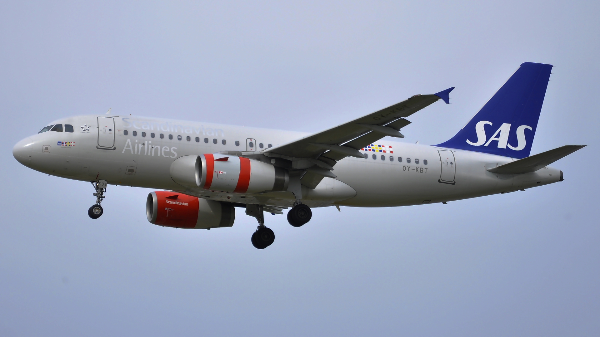 OY-KBT ✈ Scandinavian Airlines Airbus 319-132 @ London-Heathrow