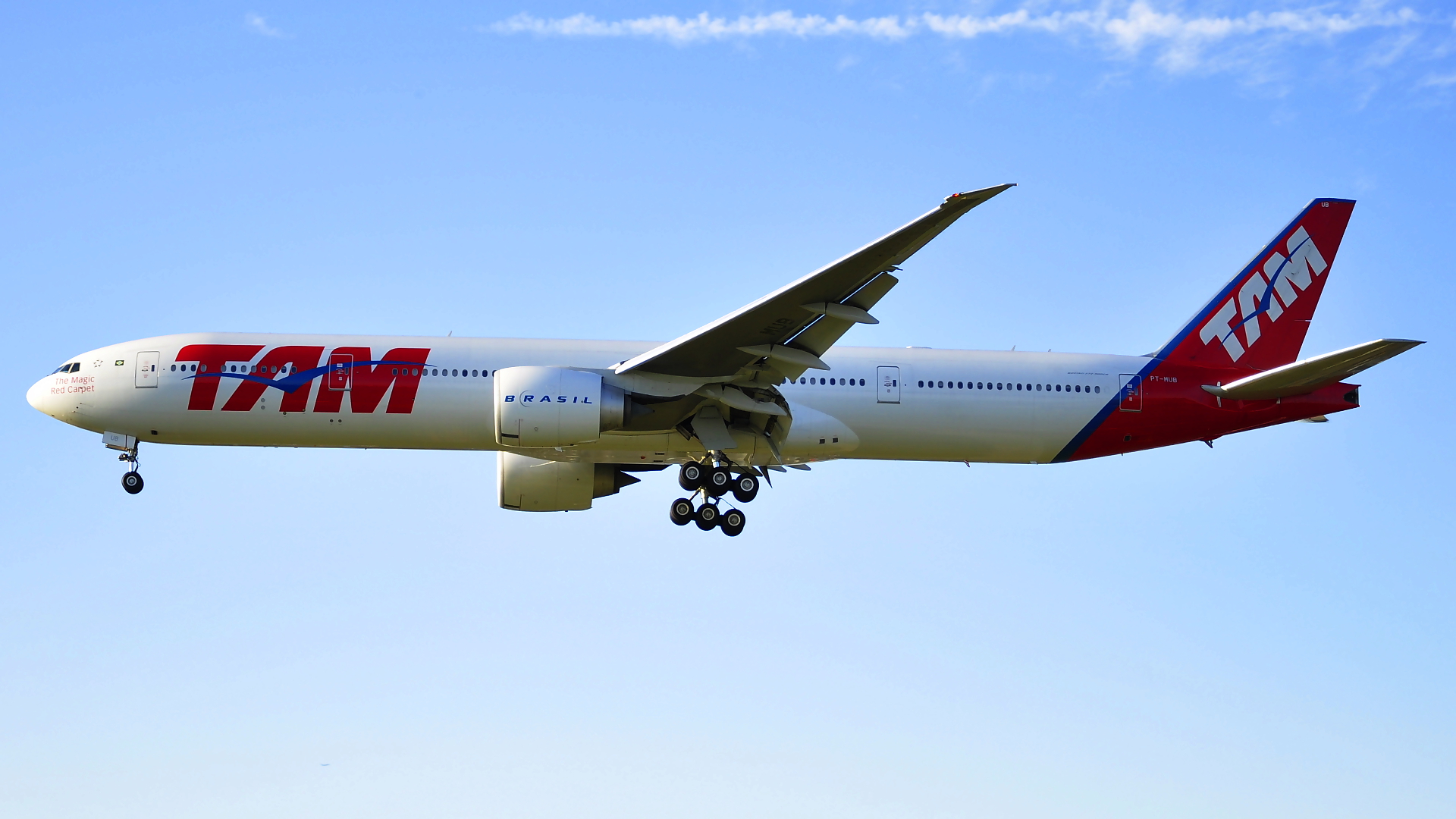 PT-MUB ✈ TAM Brazilian Airlines Boeing 777-32W(ER) @ London-Heathrow