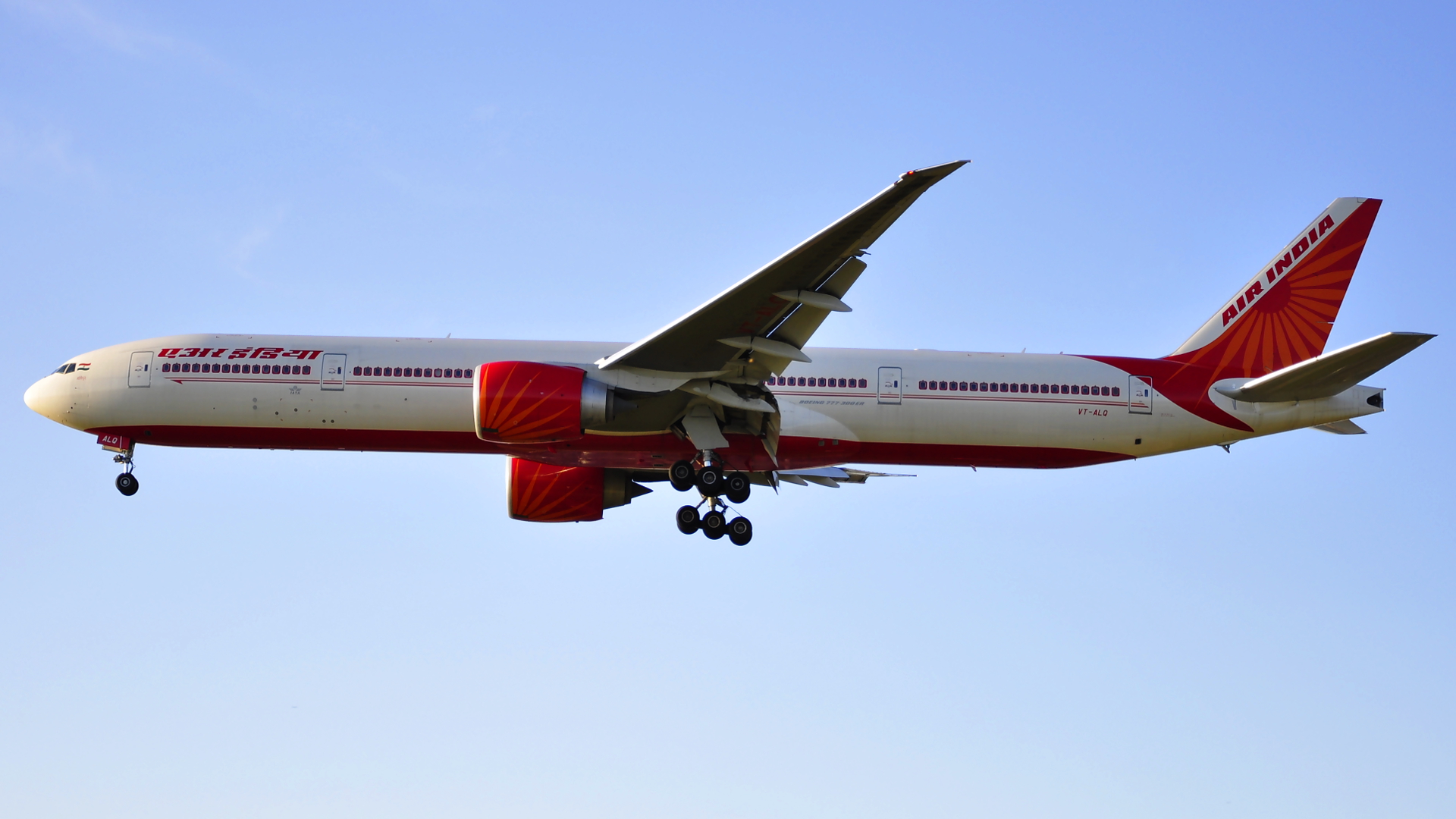 VT-ALQ ✈ Air India Boeing 777-337(ER) @ London-Heathrow