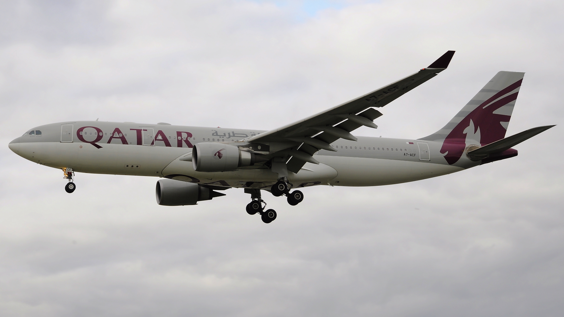 A7-ACF ✈ Qatar Airways Airbus 330-202 @ London-Heathrow