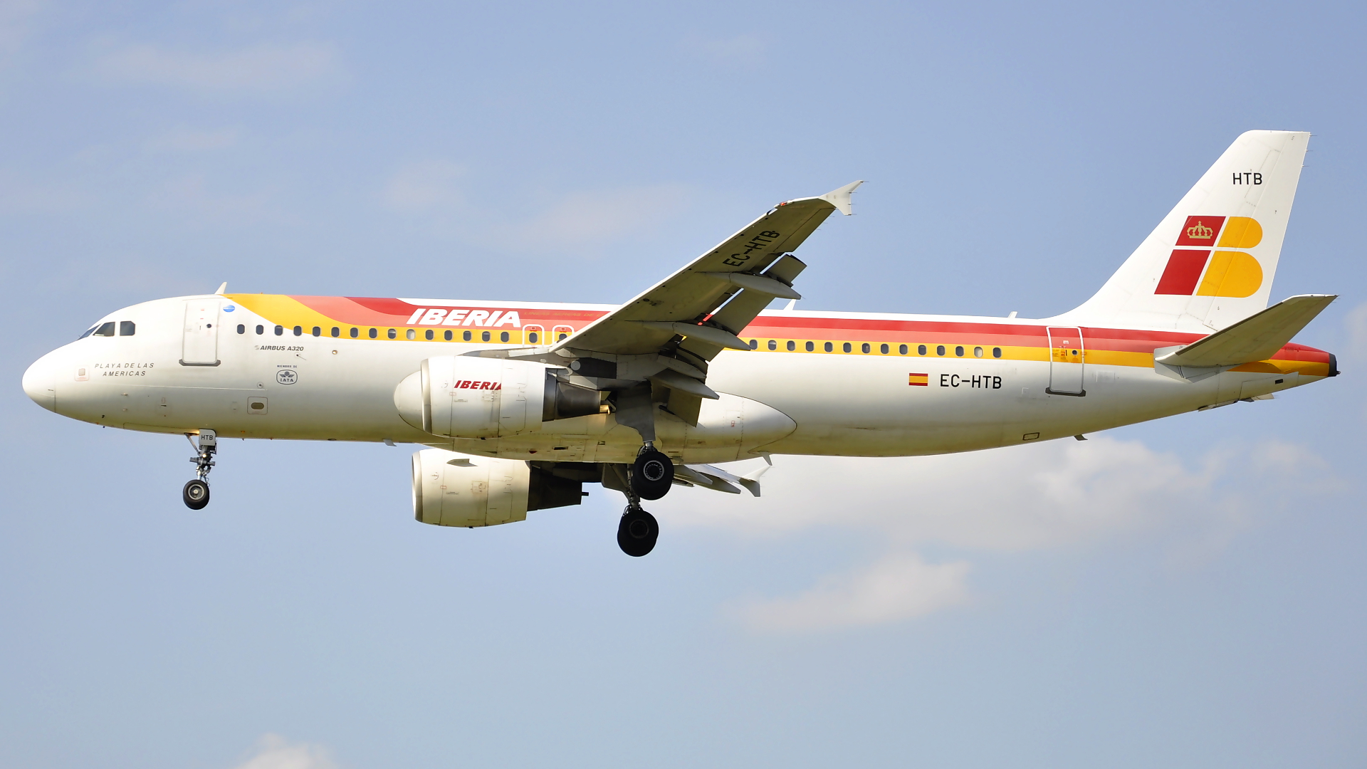 EC-HTB ✈ Iberia Airlines Airbus 320-214 @ London-Heathrow
