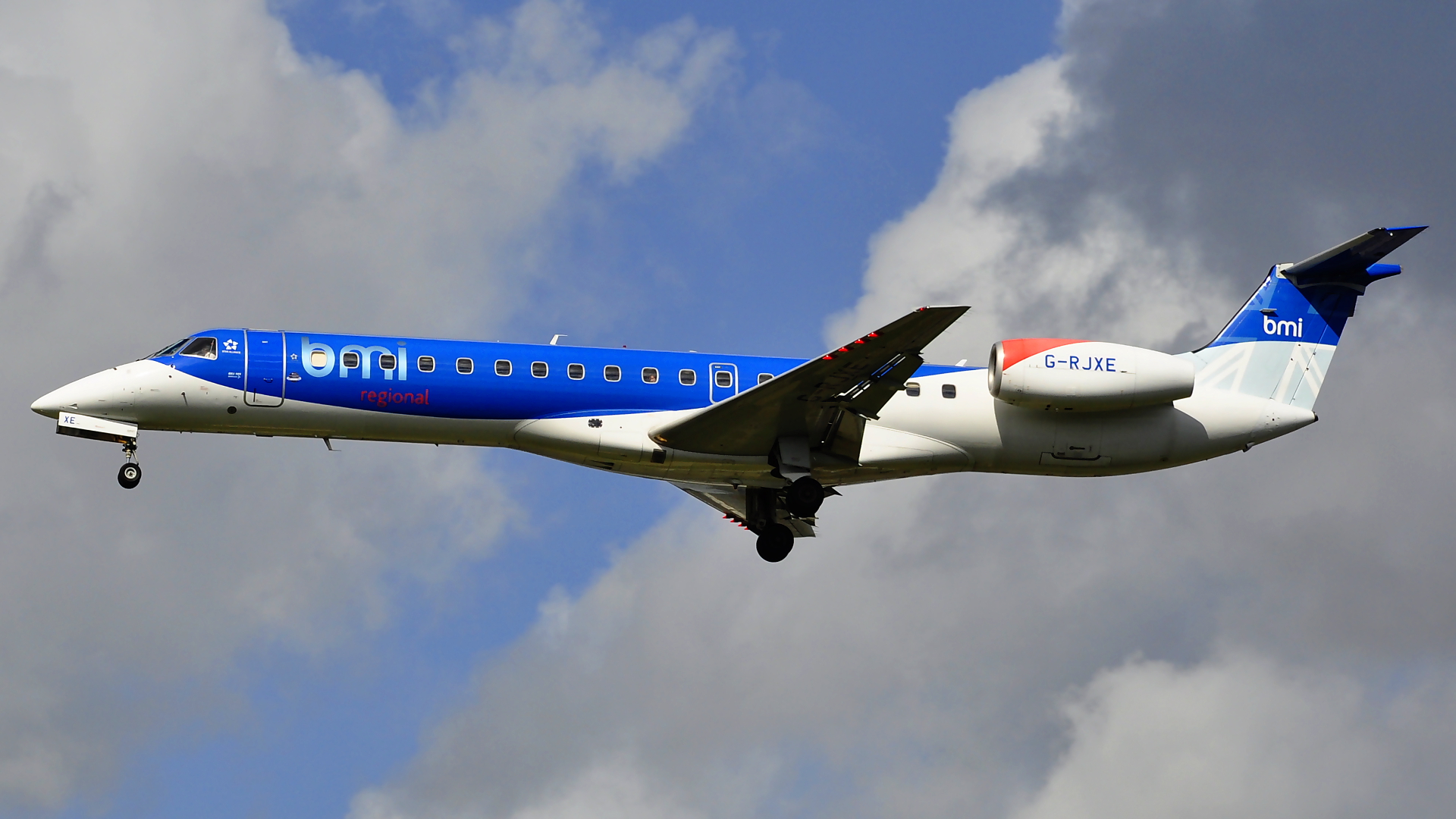 G-RJXE ✈ bmi regional Embraer Embraer ERJ-145EP @ London-Heathrow