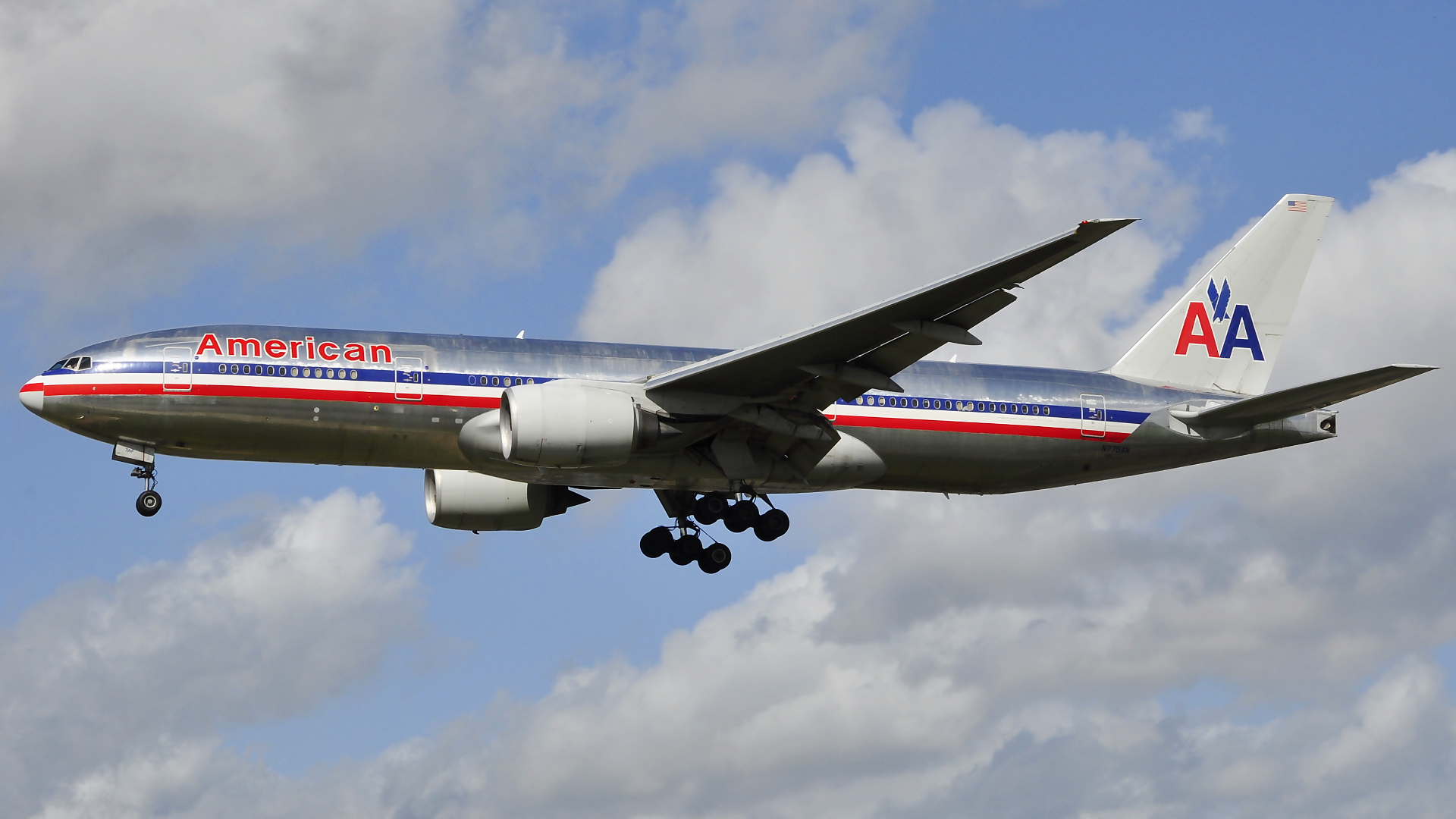 N775AN ✈ American Airlines Boeing 777-223(ER) @ London-Heathrow