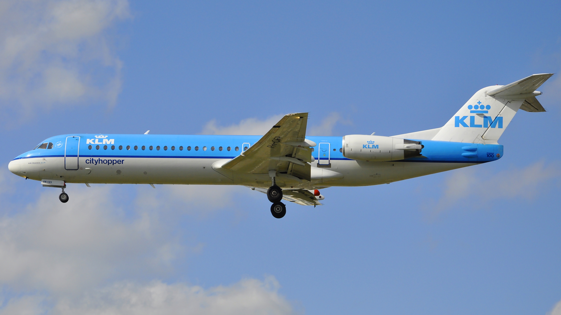 PH-OFP ✈ KLM Fokker F100 @ London-Heathrow
