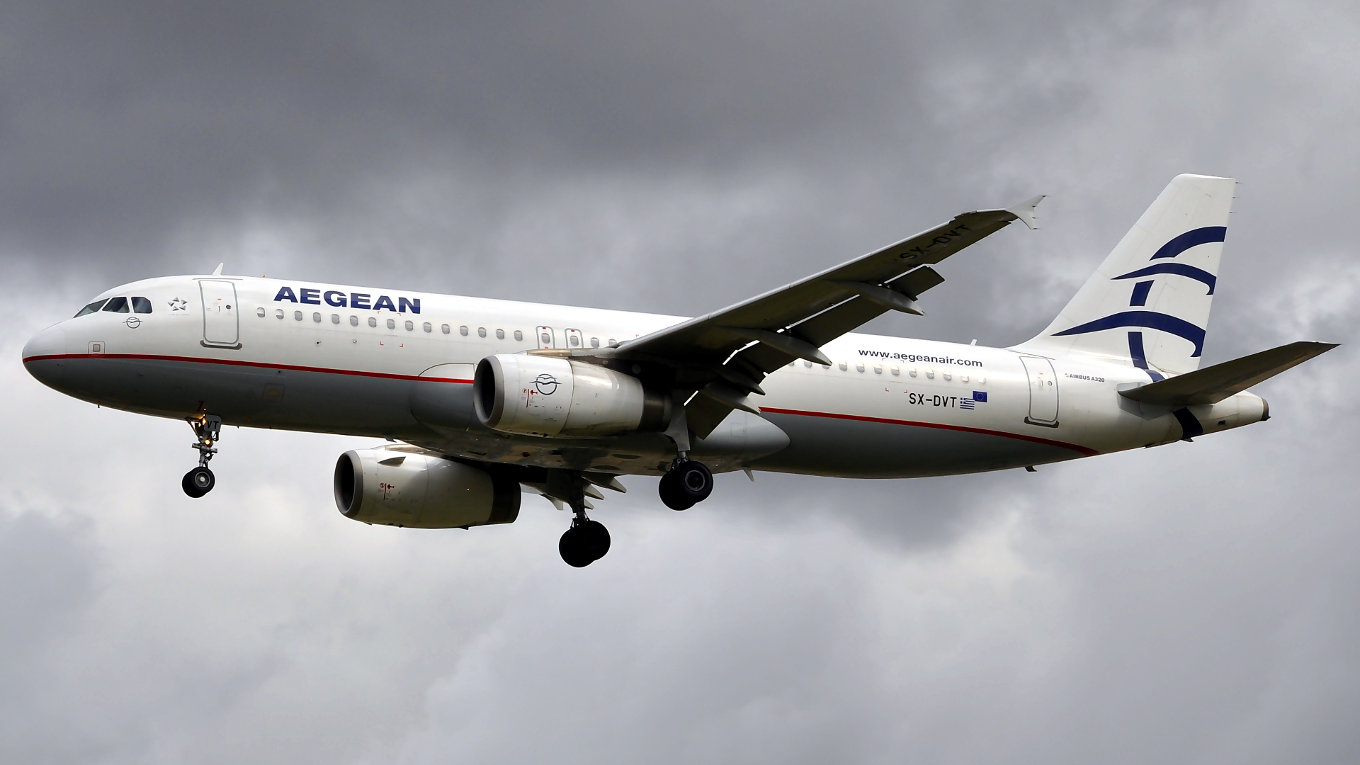 SX-DVT ✈ Aegean Airlines Airbus 320-232 @ London-Heathrow