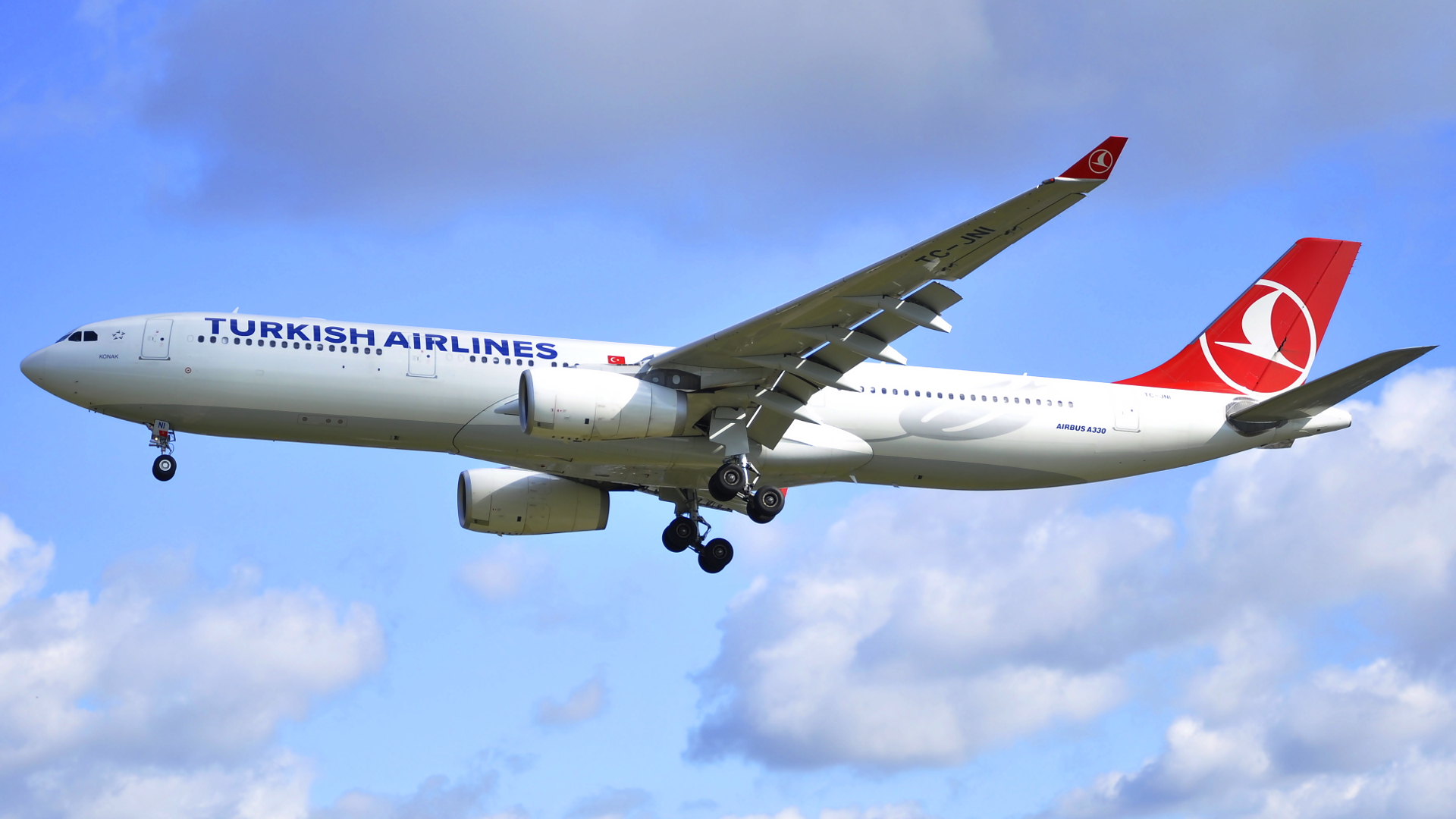 TC-JNI ✈ Turkish Airlines Airbus 330-343 @ London-Heathrow