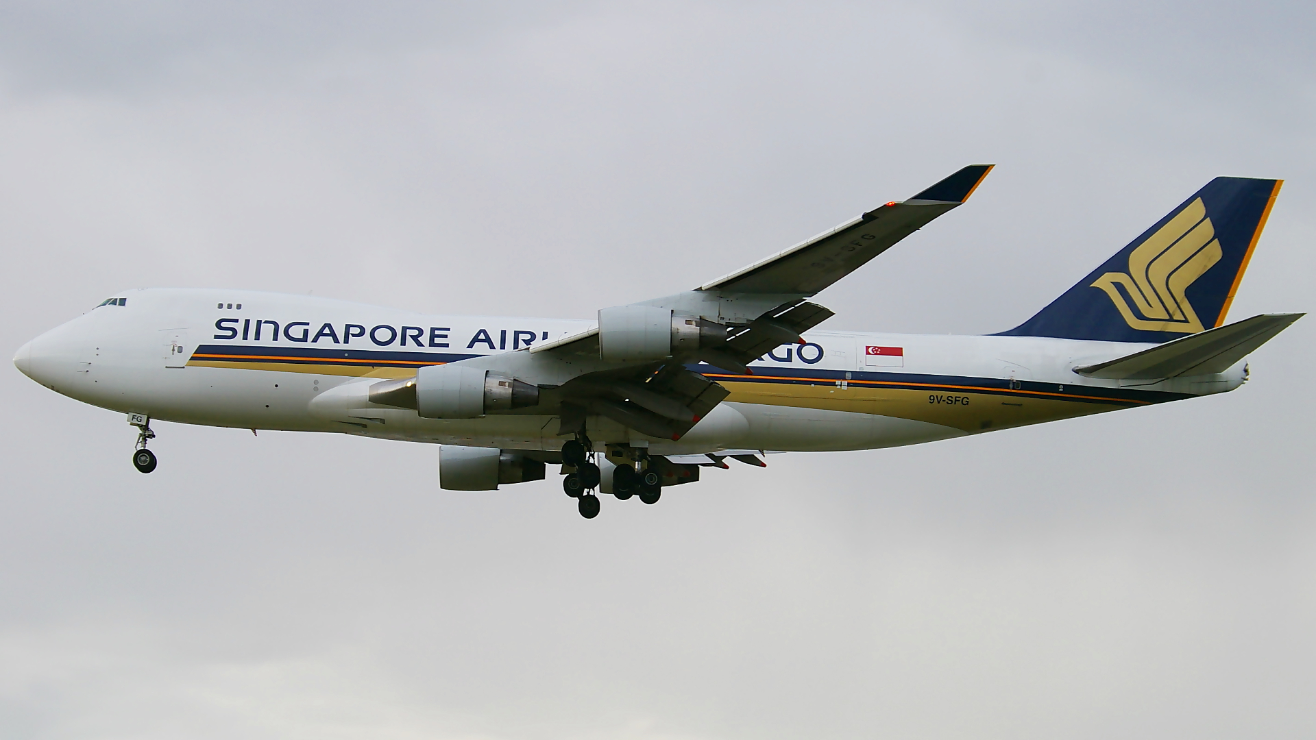 9V-SFG ✈ Singapore Airlines Cargo Boeing 747-412F @ London-Heathrow