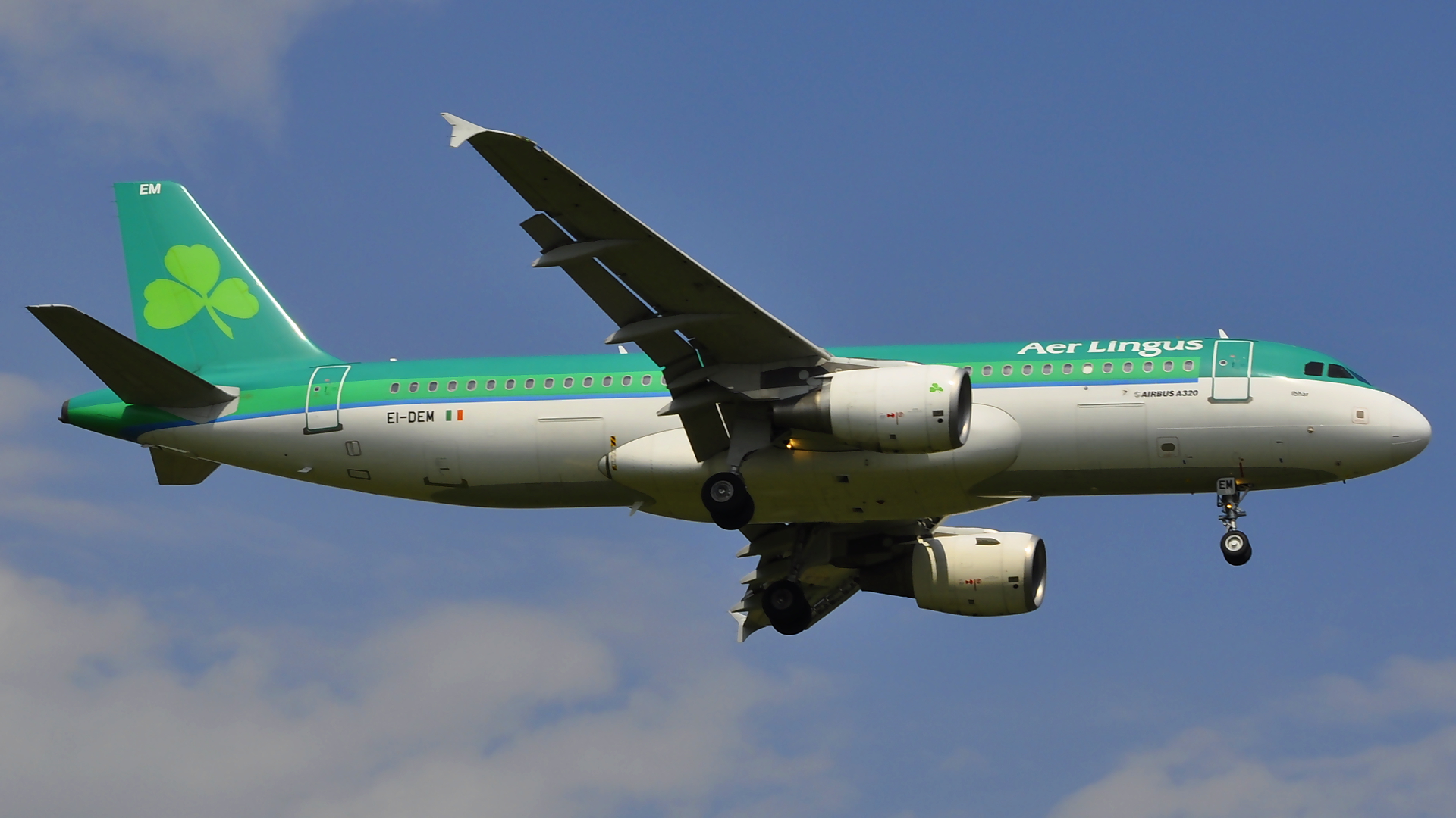 EI-DEM ✈ Aer Lingus Airbus 320-214 @ London-Heathrow