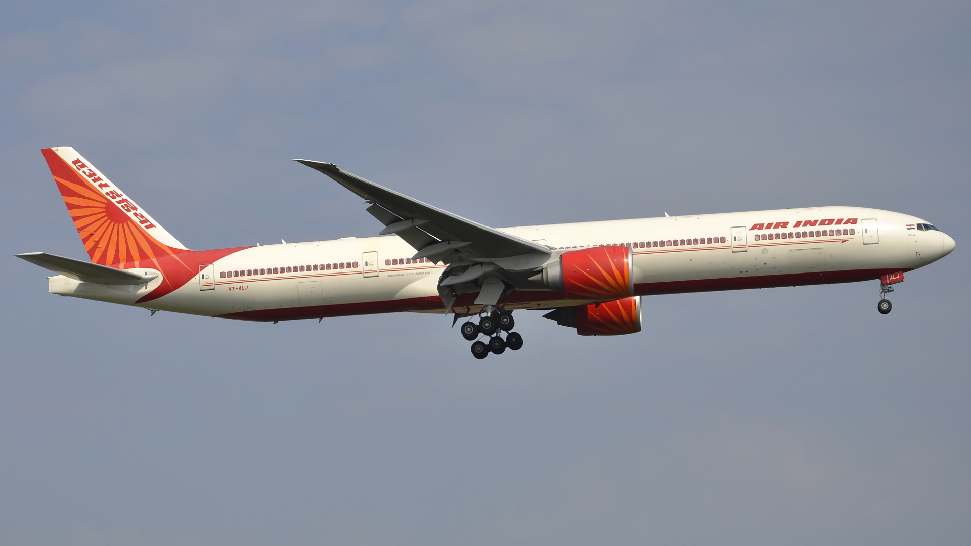 VT-ALJ ✈ Air India Boeing 777-337(ER) @ London-Heathrow