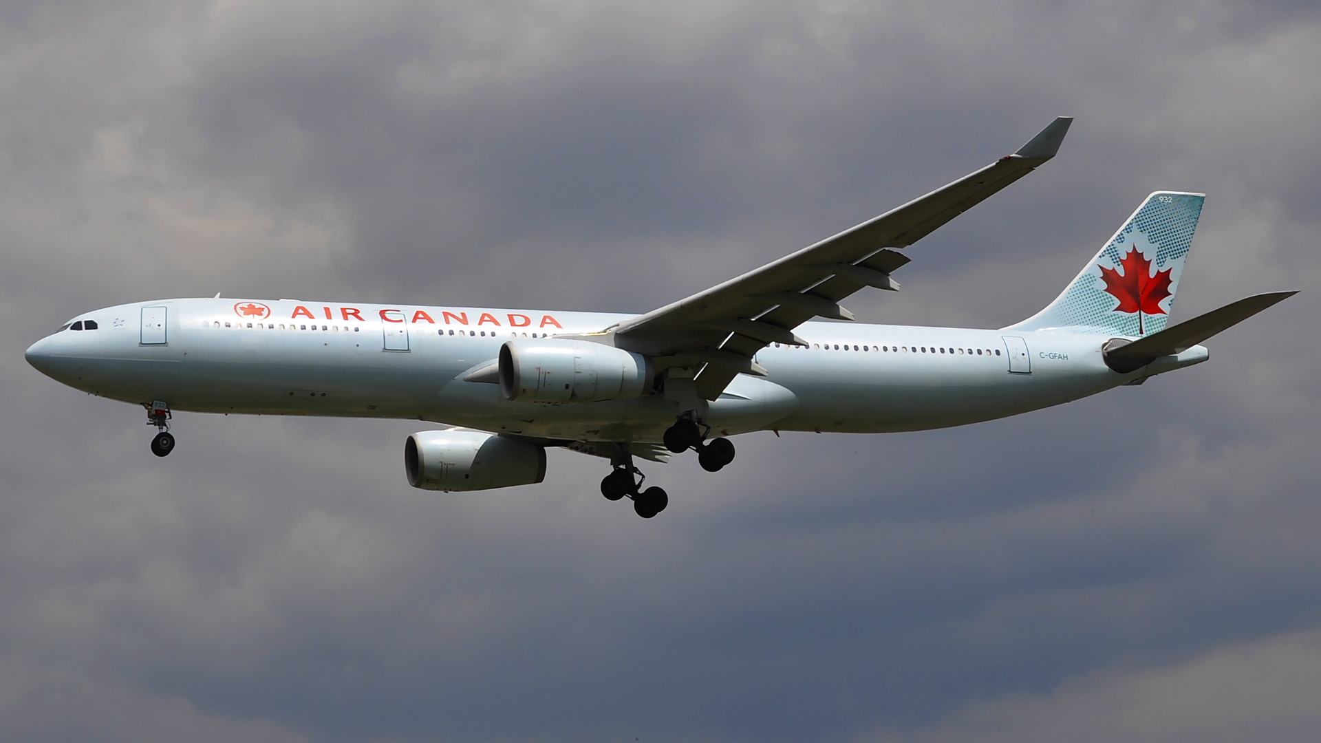 C-GFAH ✈ Air Canada Airbus 330-343 @ London-Heathrow