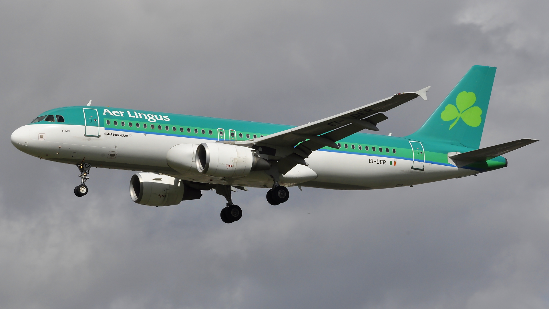 EI-DER ✈ Aer Lingus Airbus 320-214 @ London-Heathrow