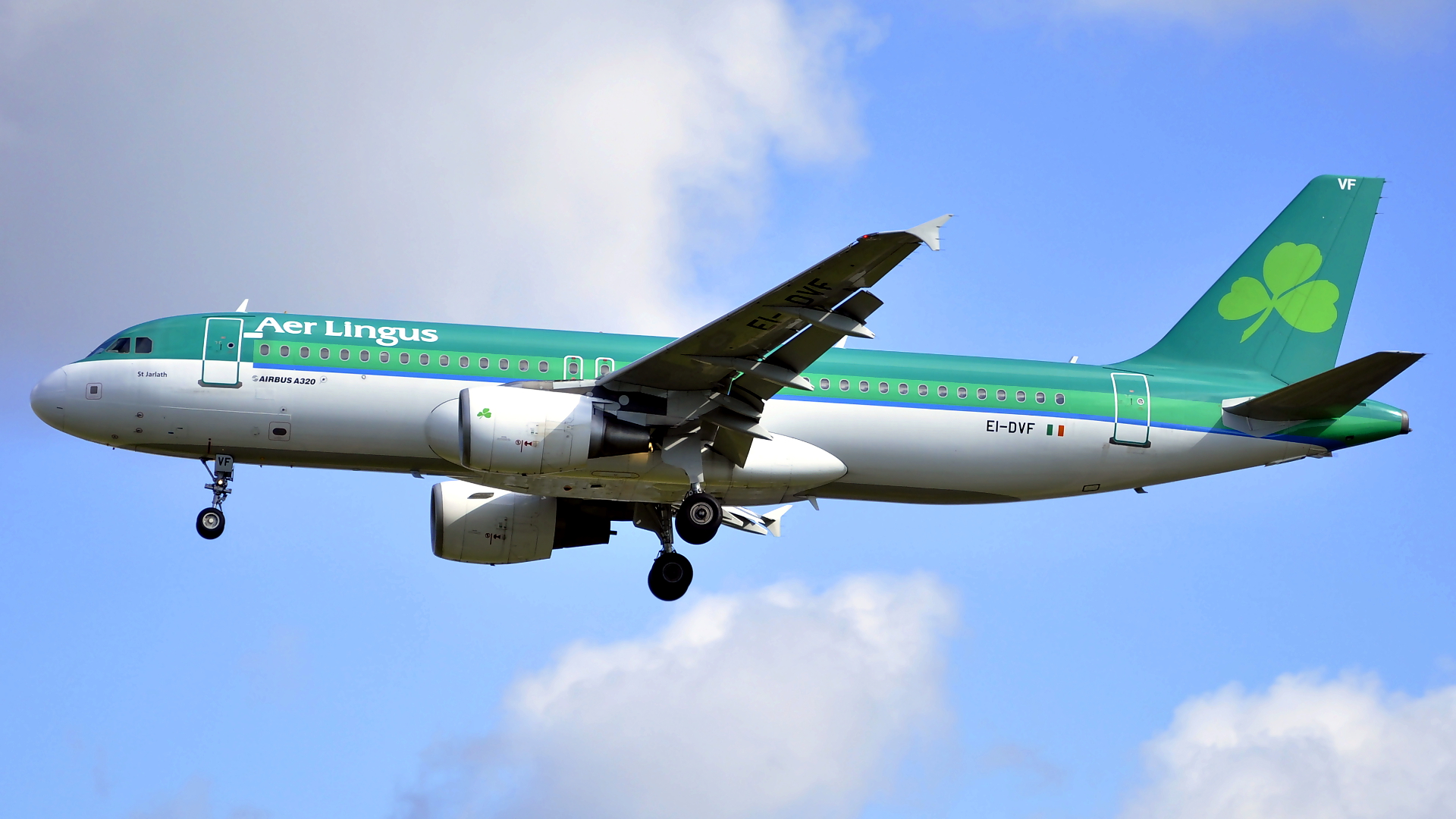EI-DVF ✈ Aer Lingus Airbus 320-214 @ London-Heathrow