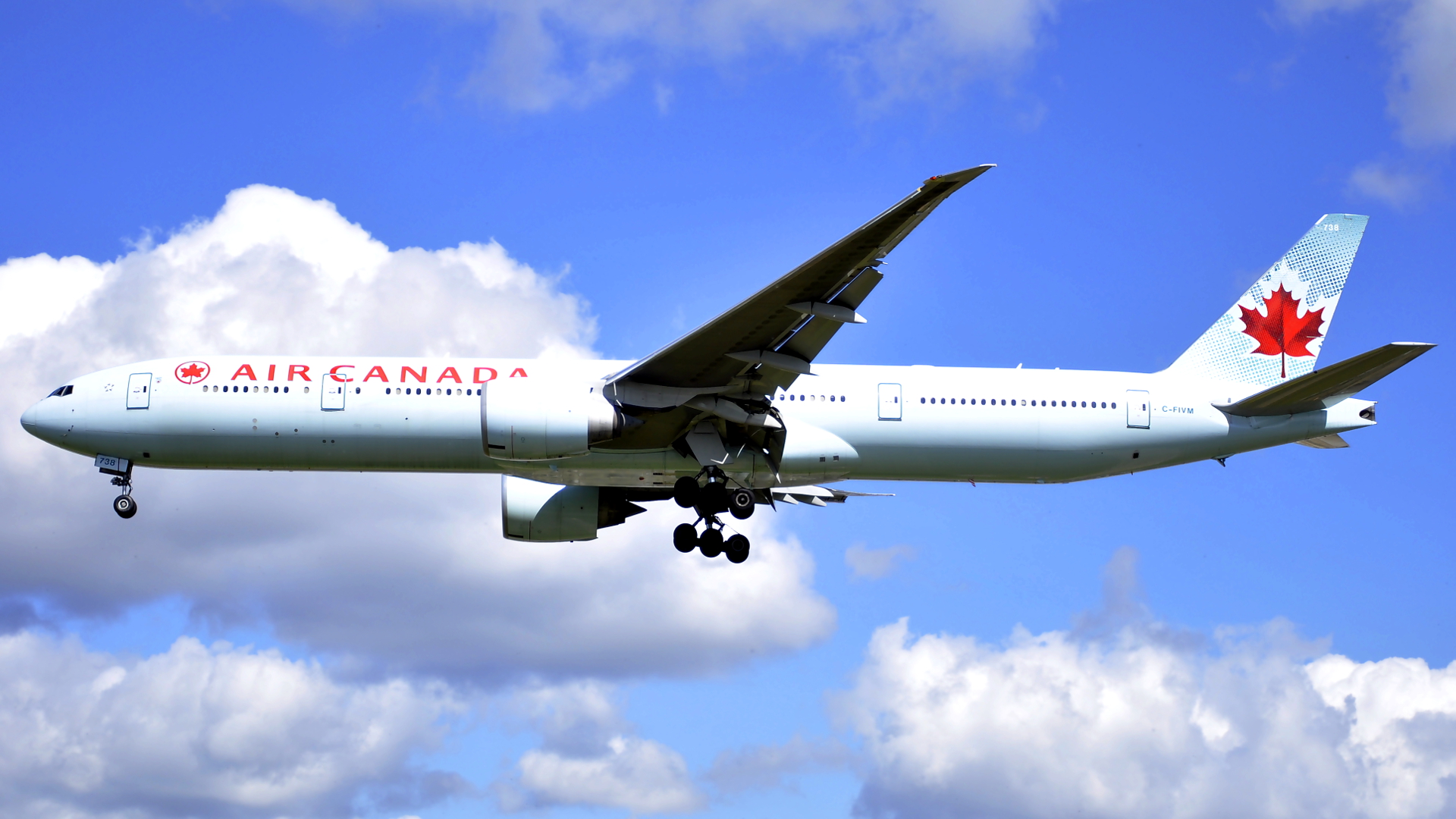 C-FIVM ✈ Air Canada Boeing 777-333(ER) @ London-Heathrow