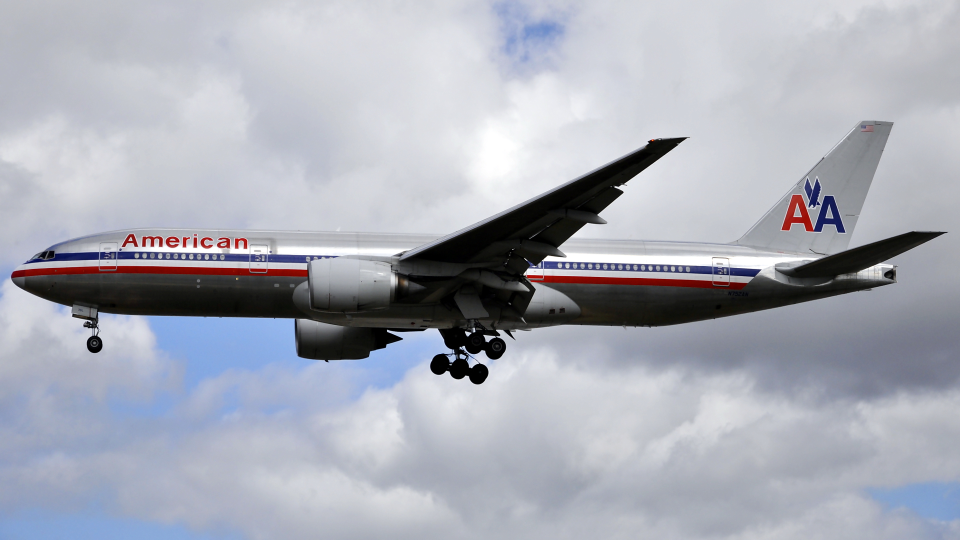 N752AN ✈ American Airlines Boeing 777-223(ER) @ London-Heathrow