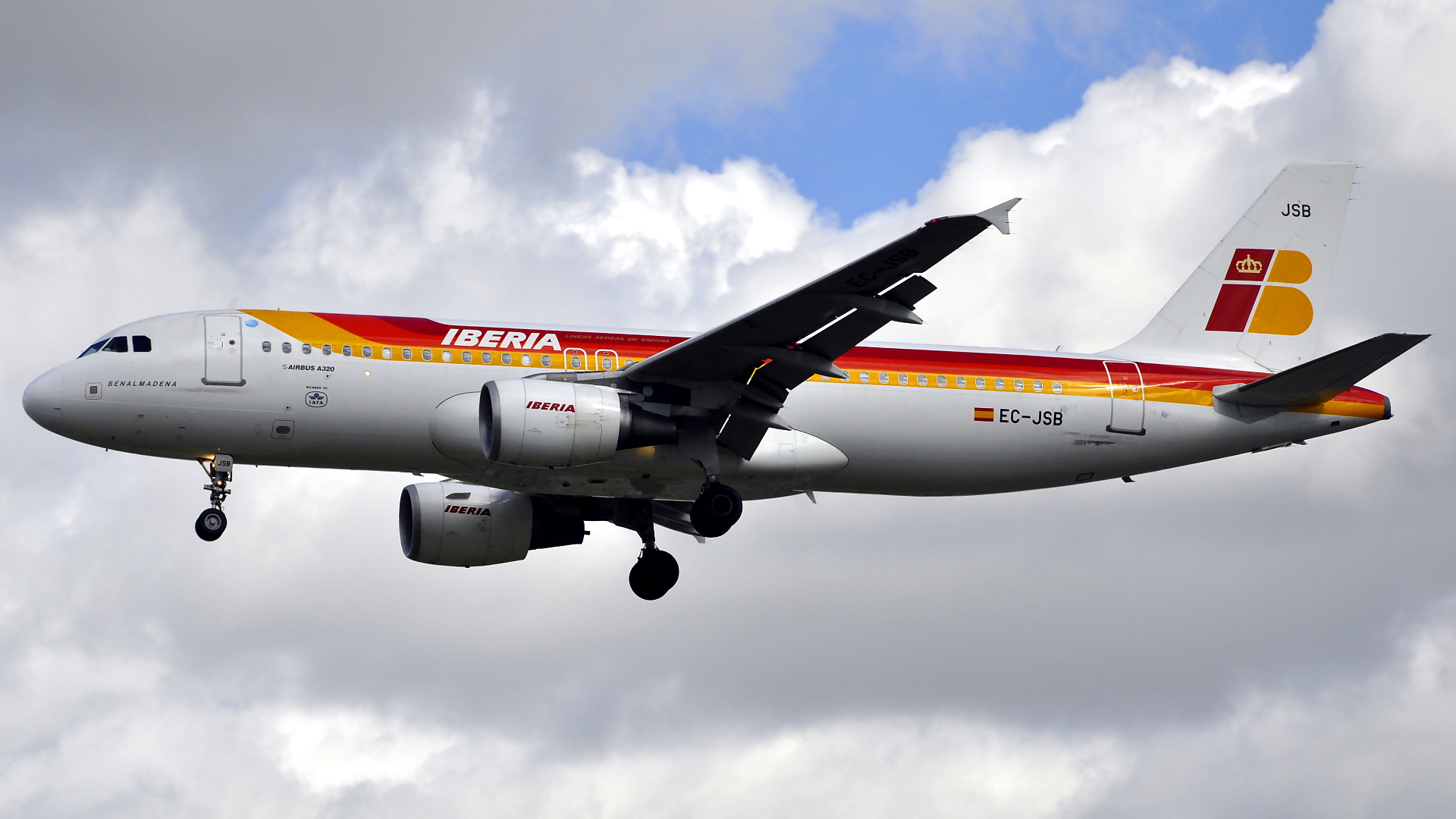 EC-JSB ✈ Iberia Airlines Airbus 320-214 @ London-Heathrow