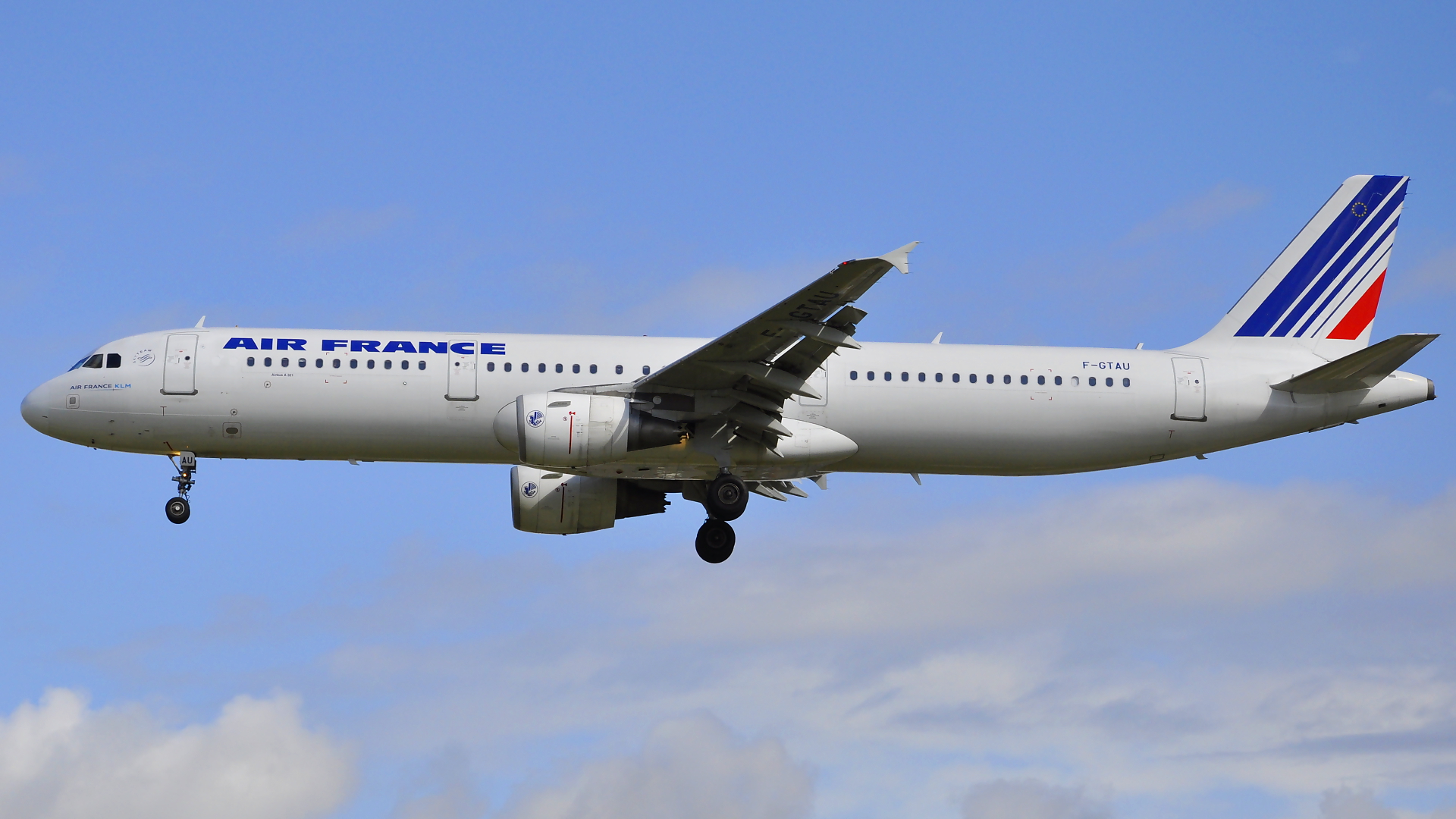 F-GTAU ✈ Air France Airbus 321-212 @ London-Heathrow