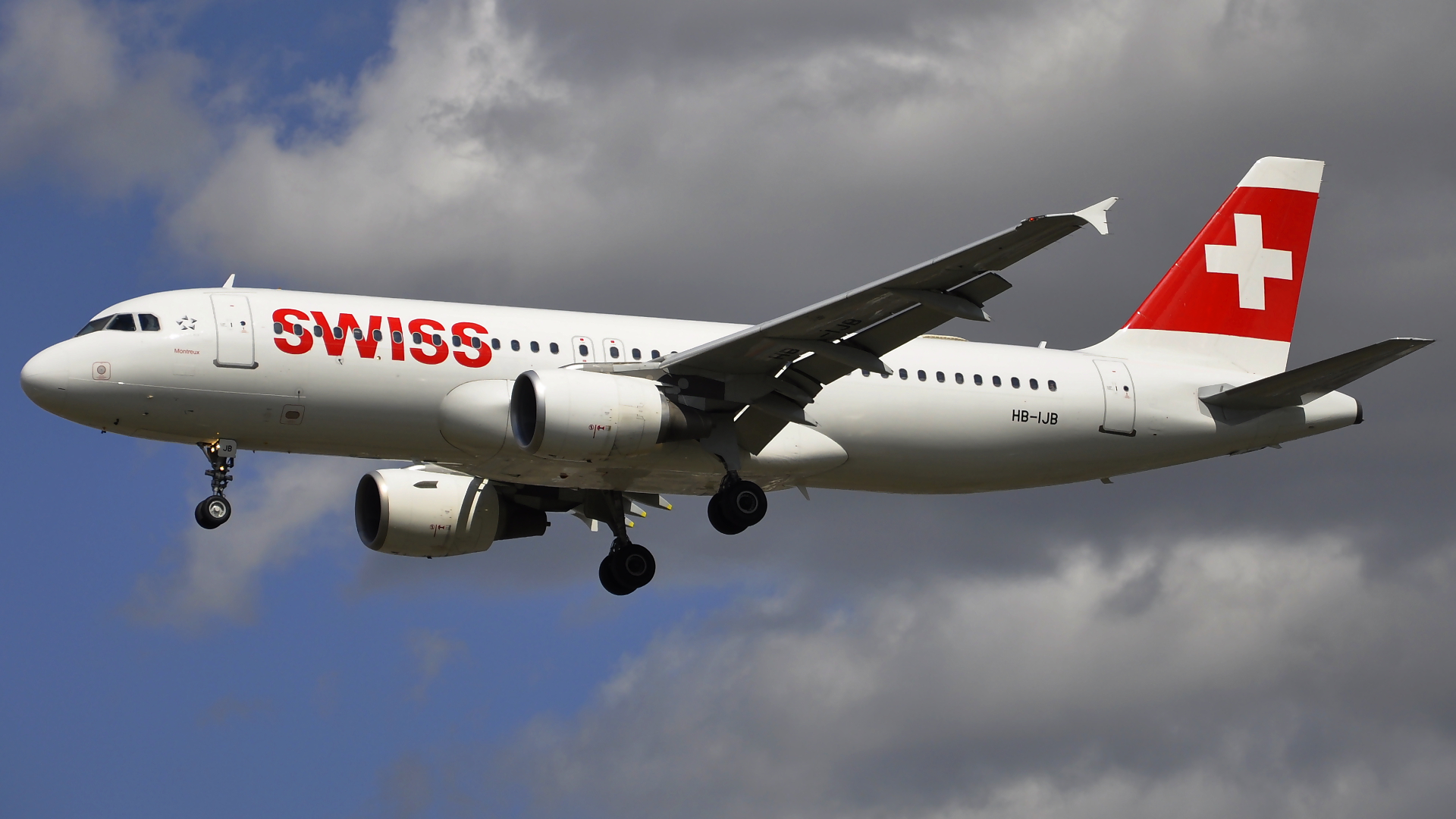HB-IJB ✈ Swiss International Air Lines Airbus 320-214 @ London-Heathrow