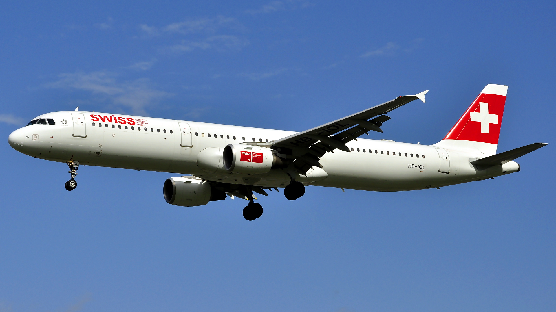 HB-IOL ✈ Swiss International Air Lines Airbus 321-111 @ London-Heathrow