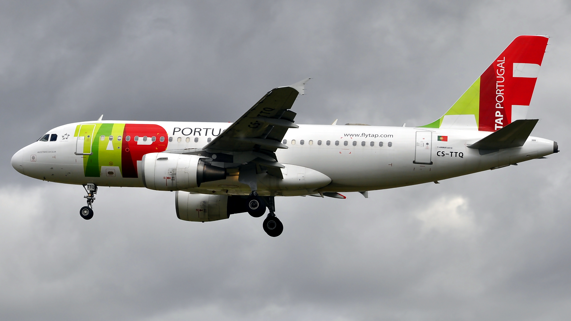 CS-TTQ ✈ TAP Portugal Airbus 319-112 @ London-Heathrow