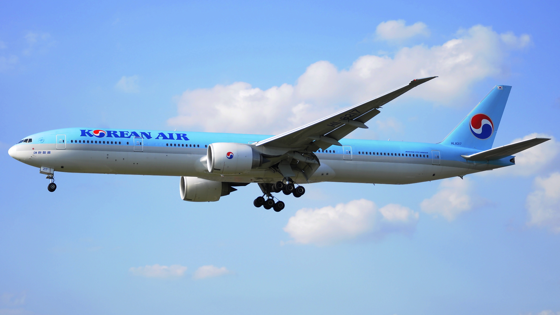 HL8217 ✈ Korean Air Boeing 777-3B5(ER) @ London-Heathrow