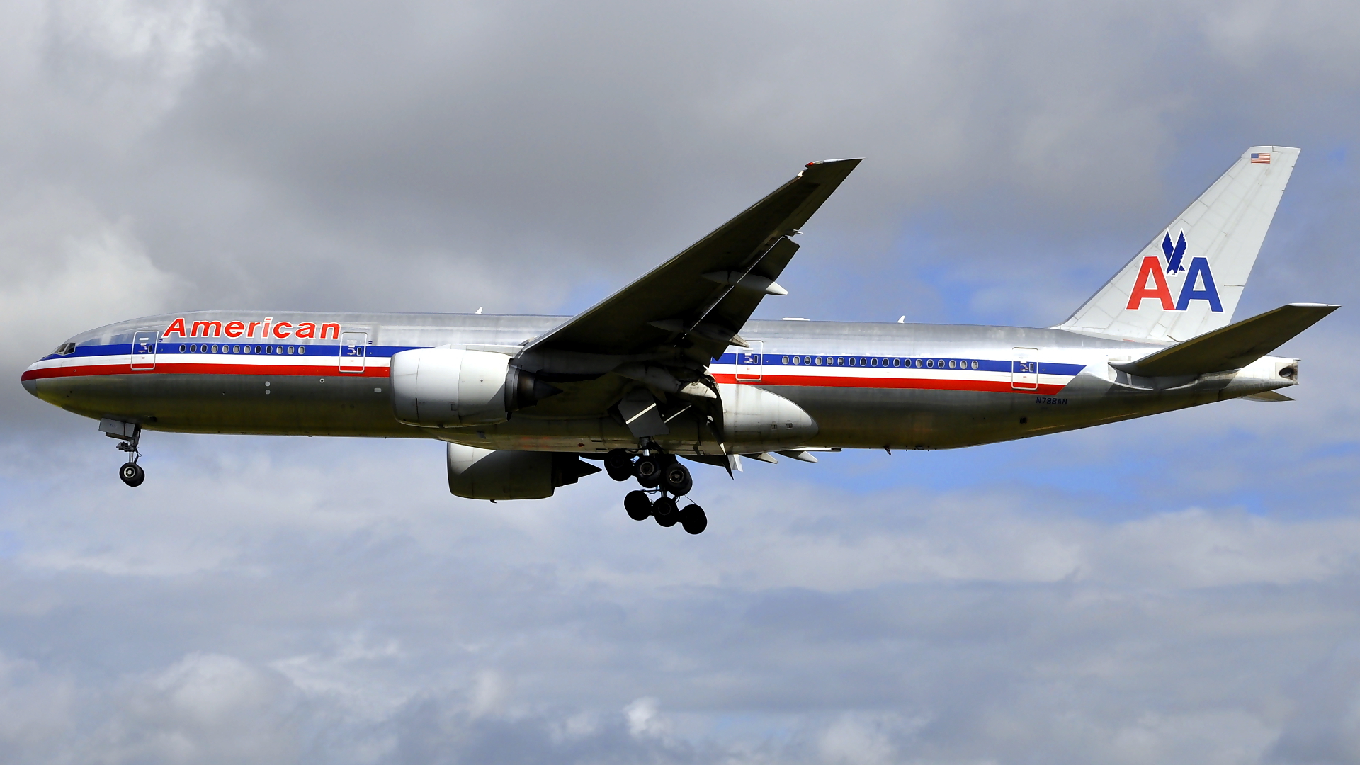N788AN ✈ American Airlines Boeing 777-223(ER) @ London-Heathrow