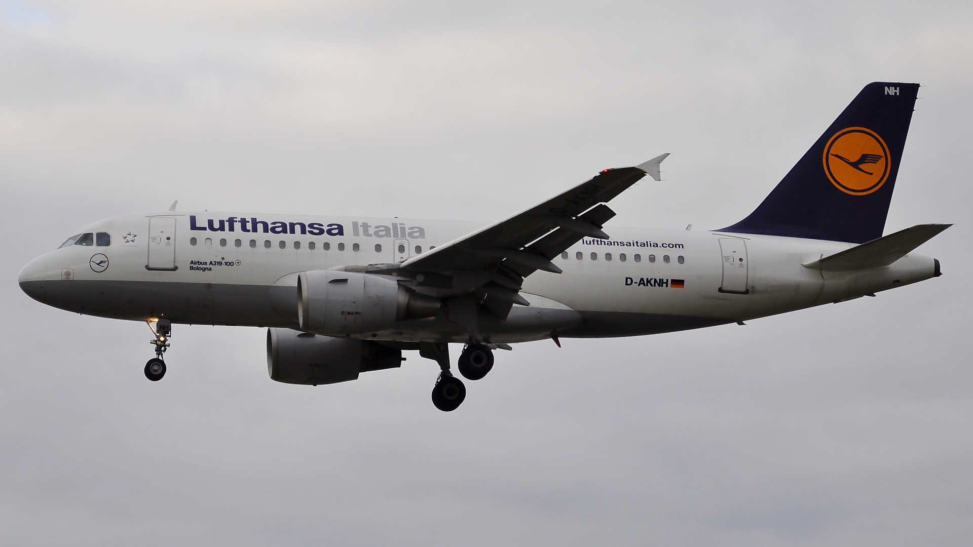 D-AKNH ✈ Lufthansa Airbus 319-112 @ London-Heathrow