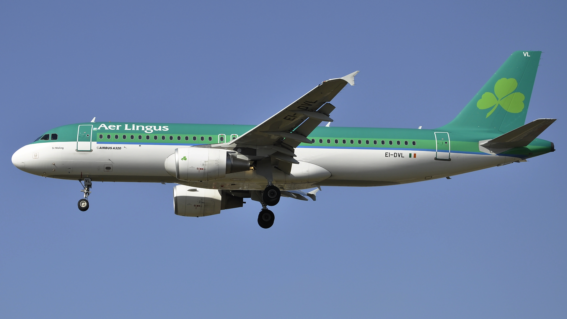 EI-DVL ✈ Aer Lingus Airbus 320-214 @ London-Heathrow
