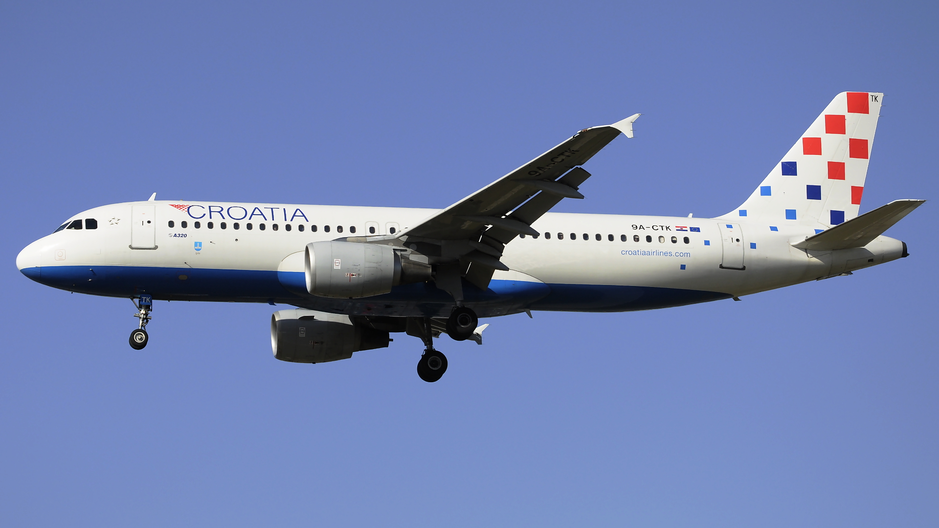 9A-CTK ✈ Croatia Airlines Airbus 320-214 @ London-Heathrow
