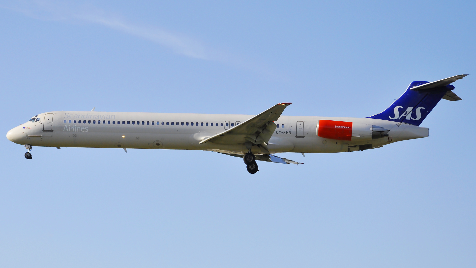 OY-KHN ✈ Scandinavian Airlines McDonnell Douglas MD-82 @ London-Heathrow